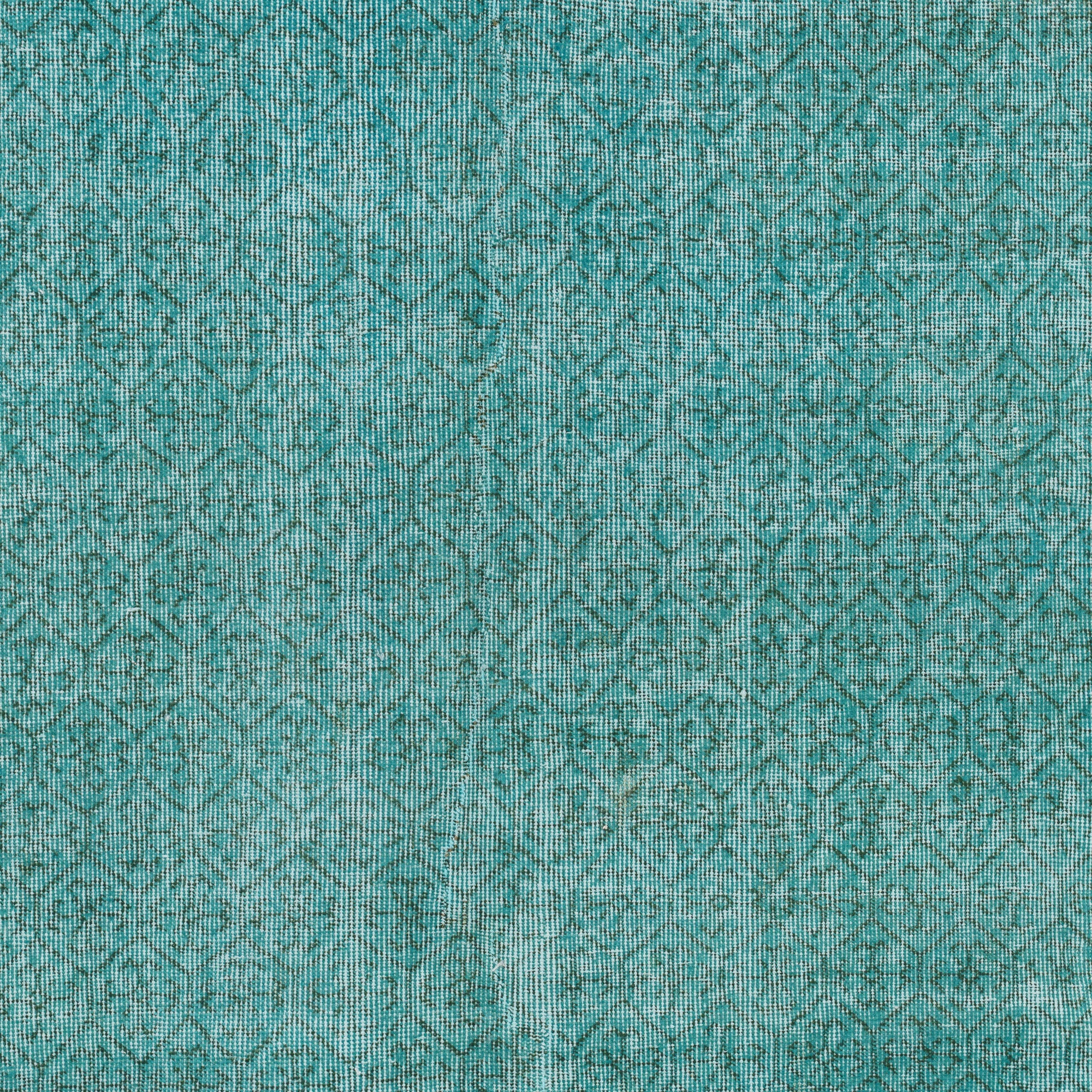 Xaerisella - Vintage Turkish Area Rug