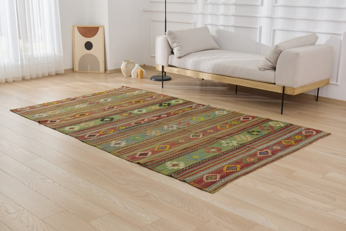 Embrace timeless design with the Yadira hand-knotted rug. | Kuden Rugs