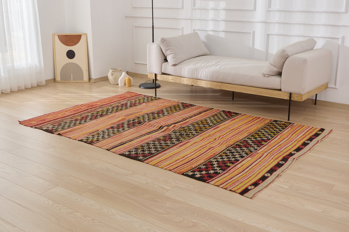 Embrace timeless design with the Yaritza hand-knotted rug. | Kuden Rugs