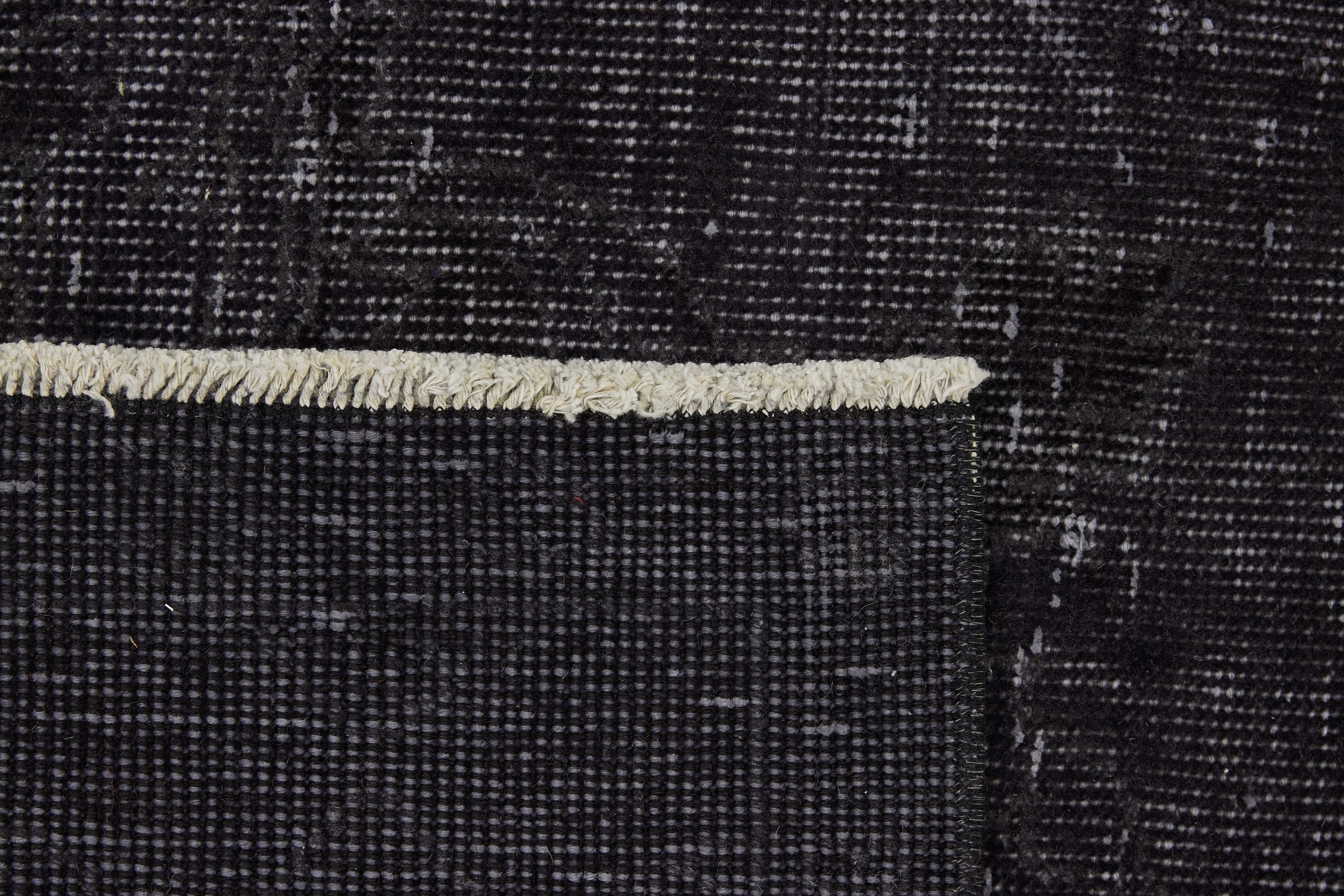 Artisan Weaving Perfection - Yseult's Turkish Carpet Legacy | Kuden Rugs