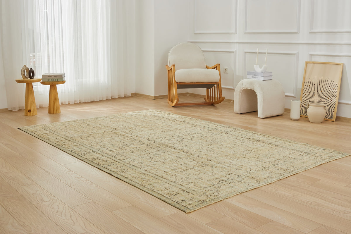 Antique washed Elegance - Zyana's Professional Carpet Mastery