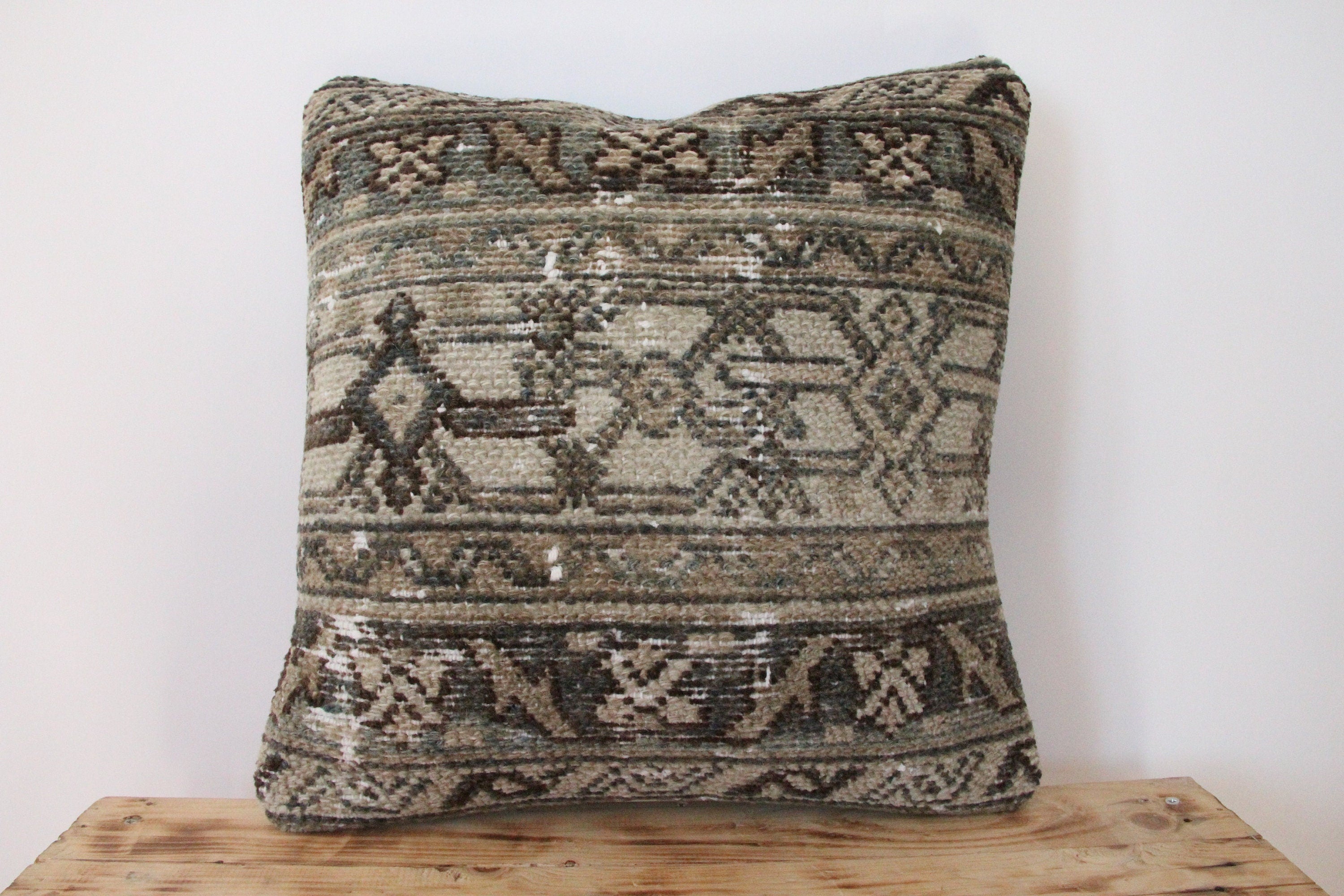 Uzma - Persian Pillow Cover