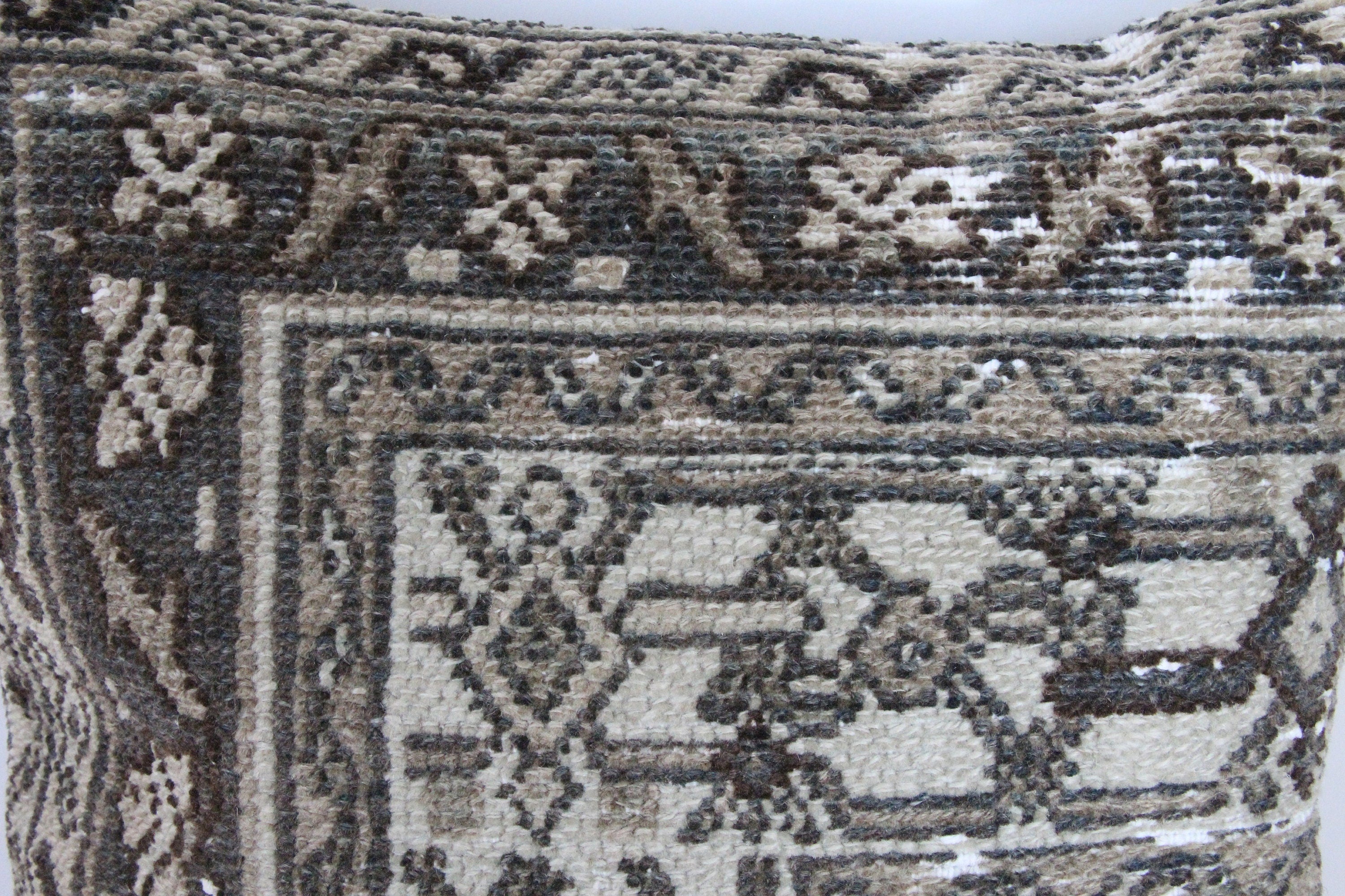 Umme - Persian Pillow Cover