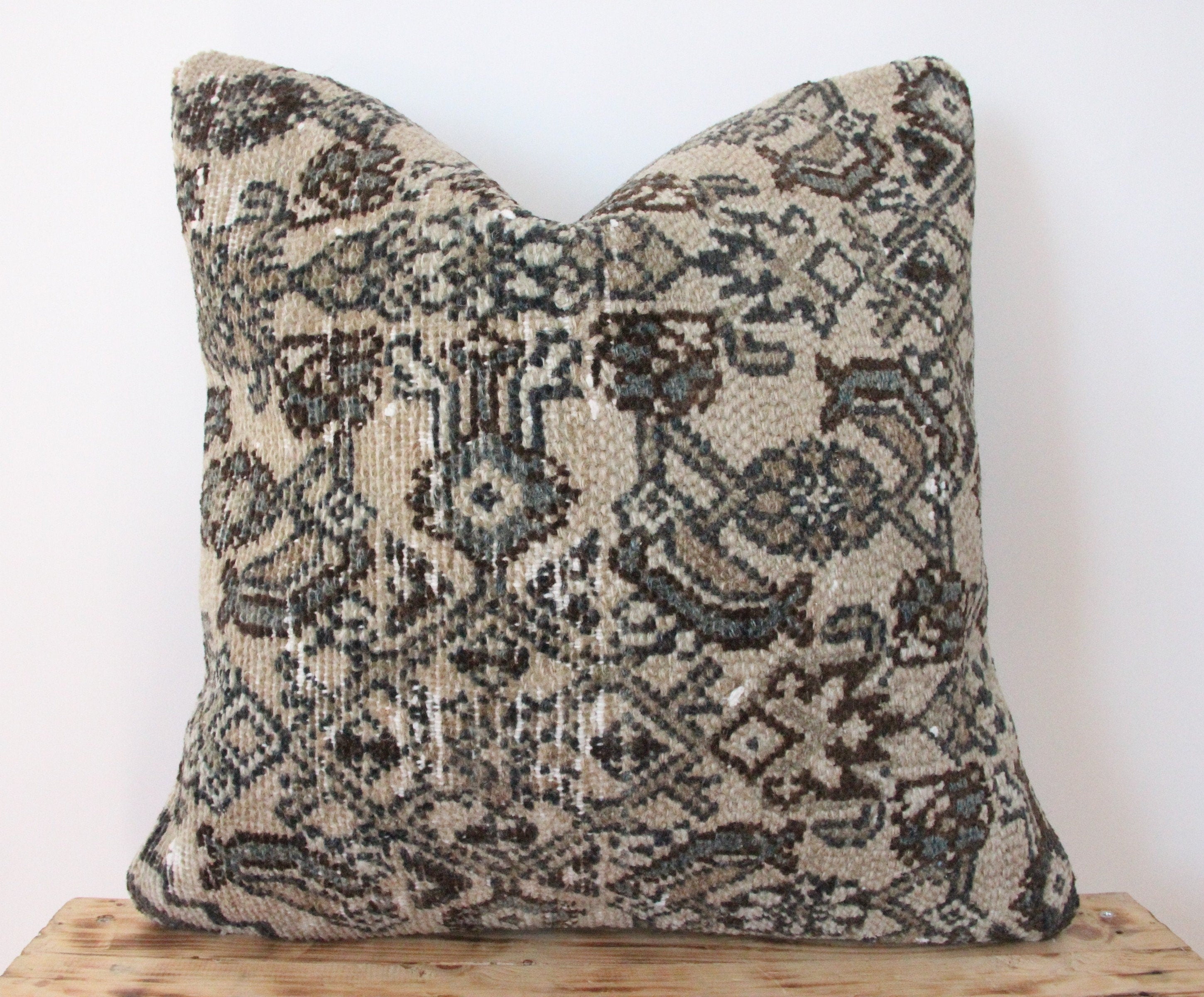 Tulia - Persian Pillow Cover