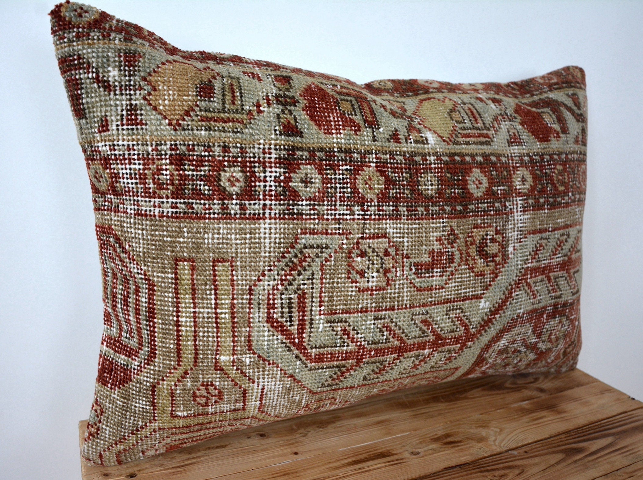 Ushauna - Persian Pillow Cover