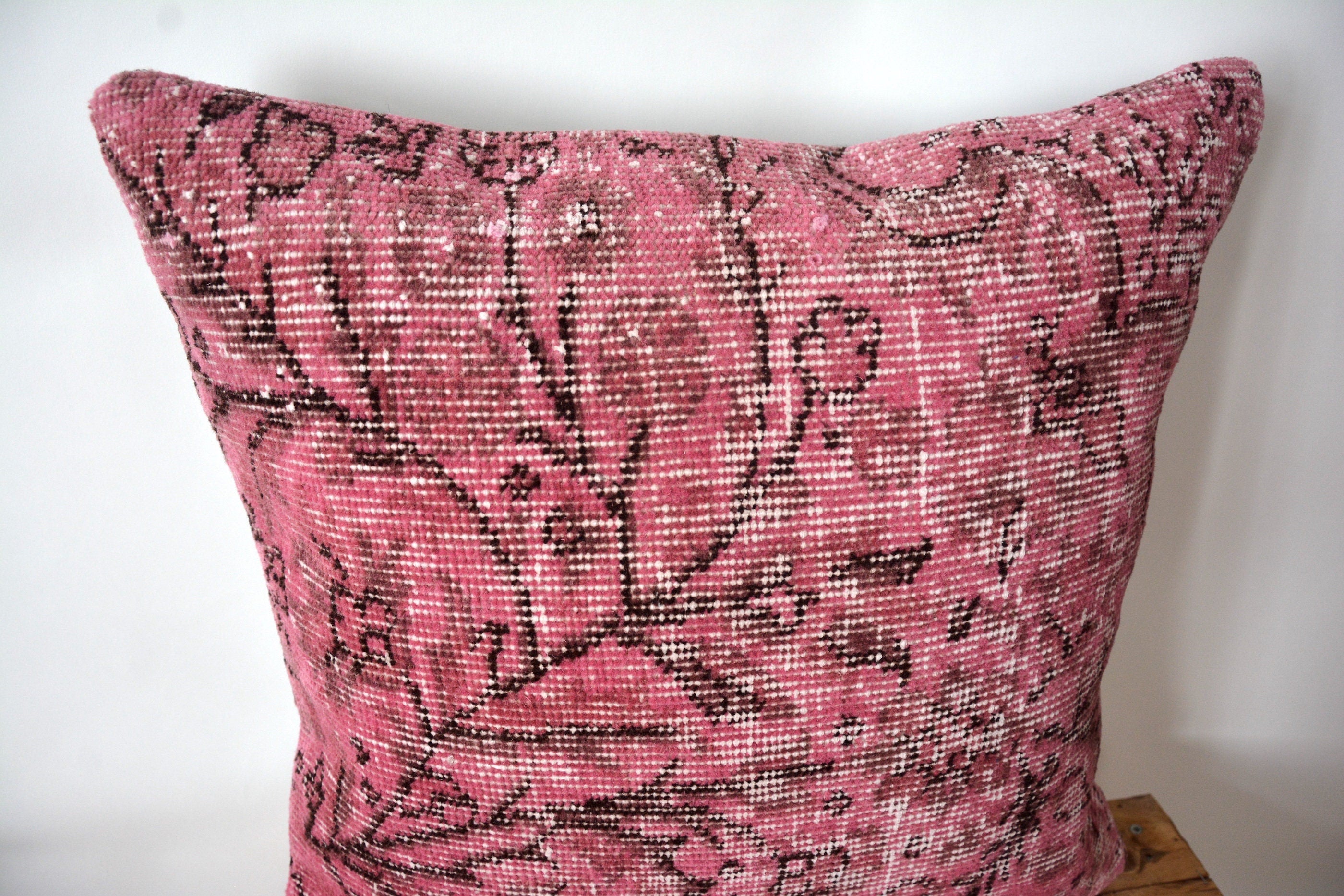 Unathi - Wool Pink Pillow Cover