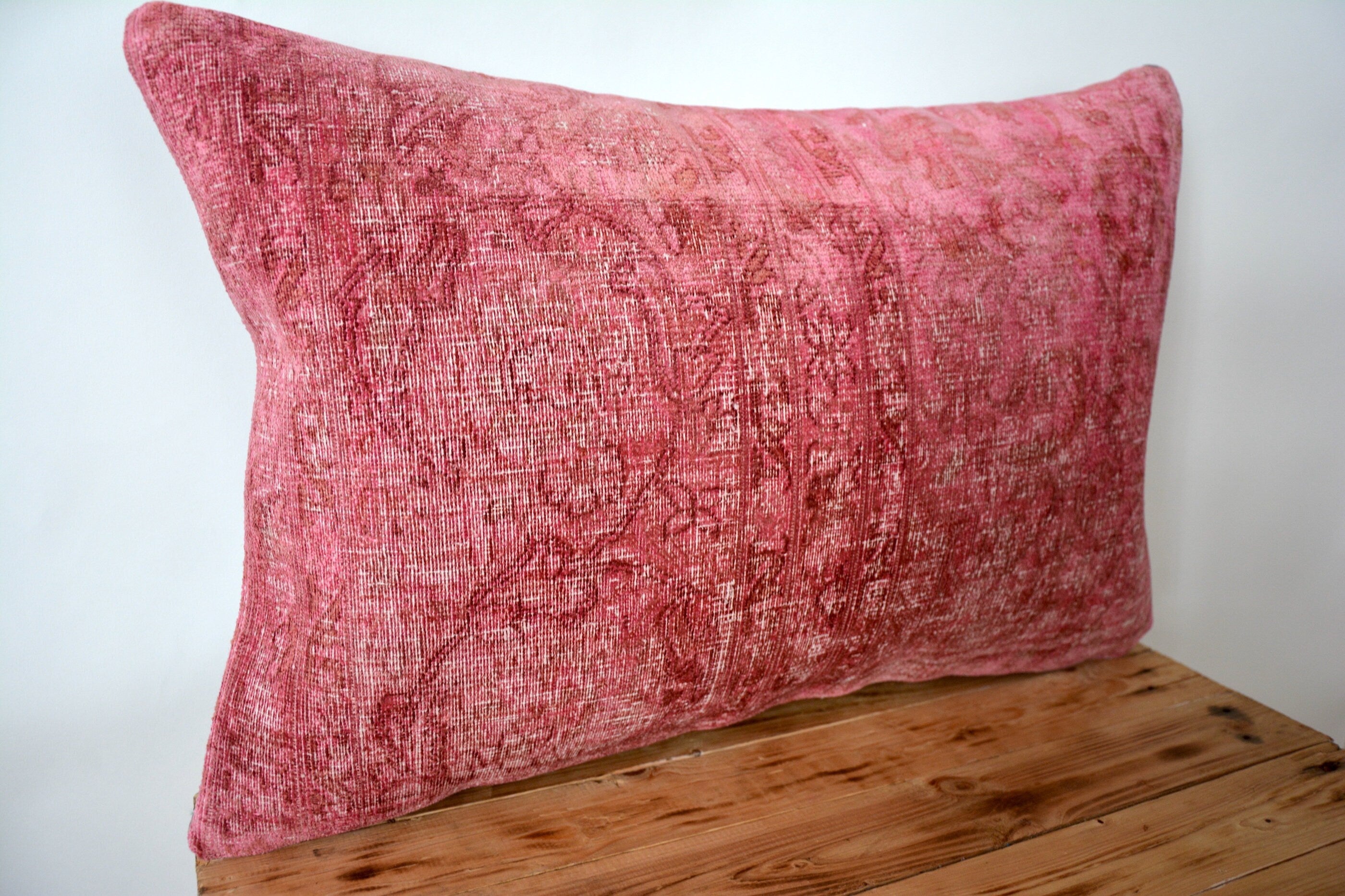 Sunniva - Pink Bamboo Silk Pillow Cover