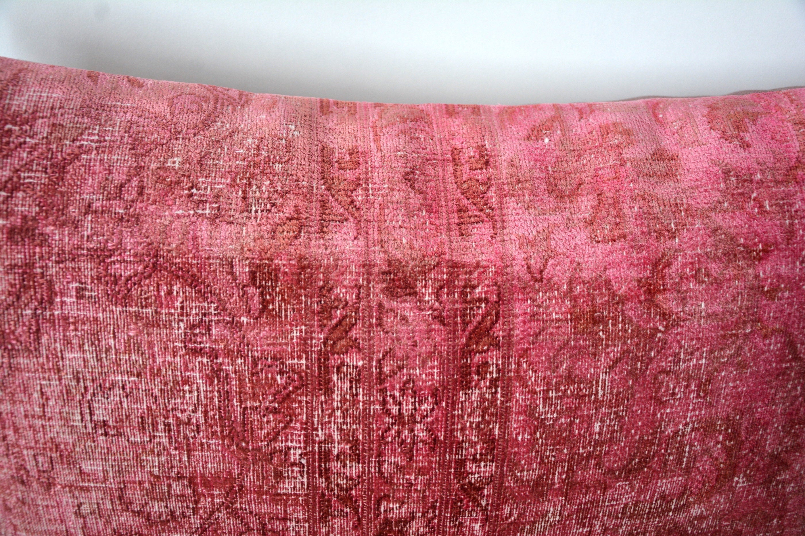 Sunniva - Pink Bamboo Silk Pillow Cover