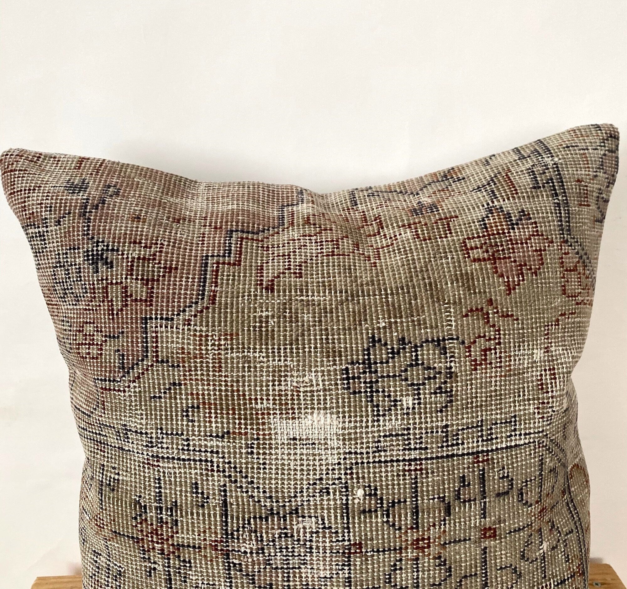 Usra - Persian Pillow Cover