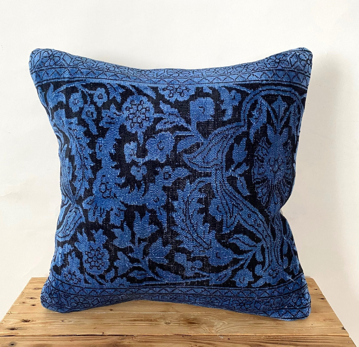 Saoirse - Navy Blue Bamboo Silk Pillow Cover