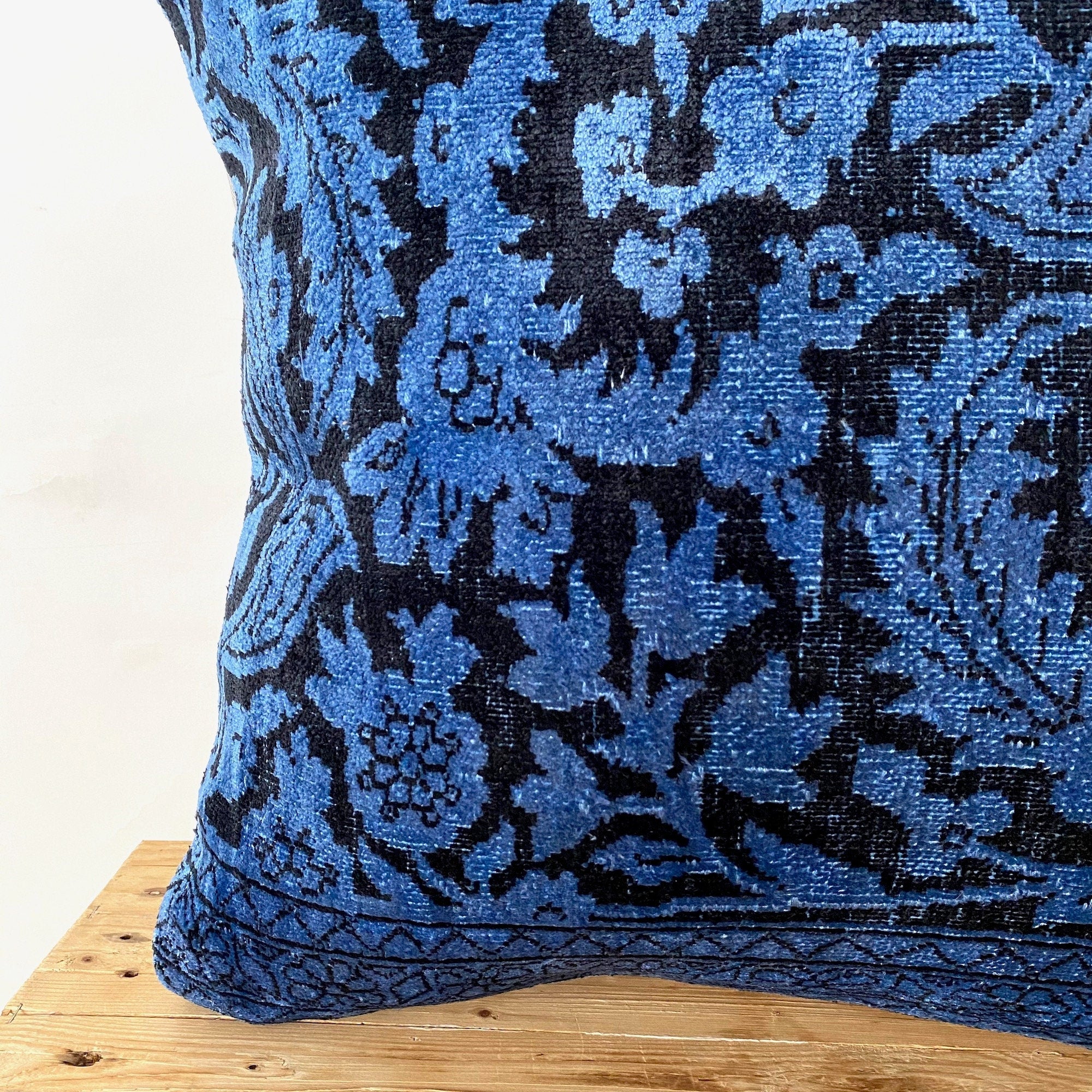 Saoirse - Navy Blue Bamboo Silk Pillow Cover