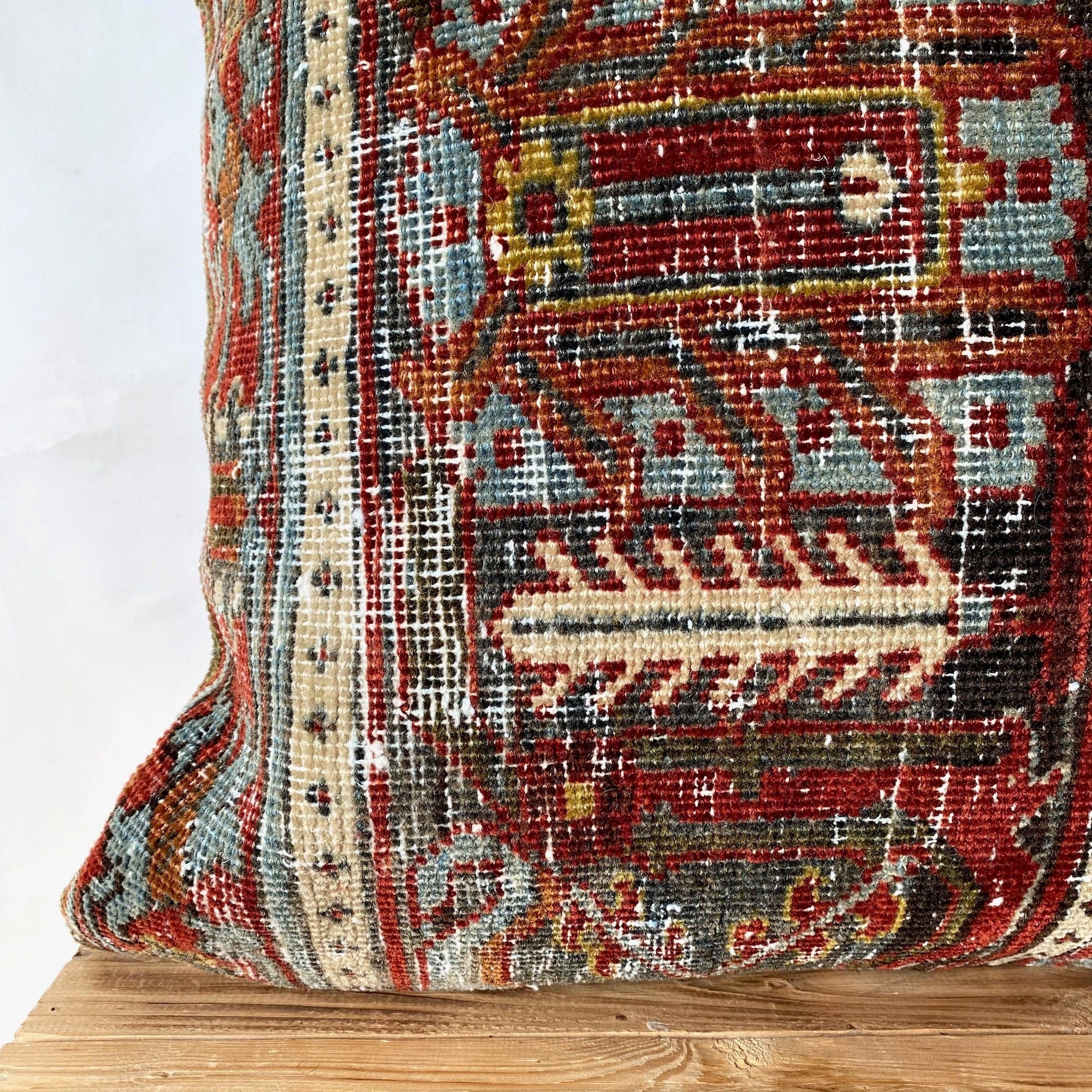 Umnia - Persian Pillow Cover