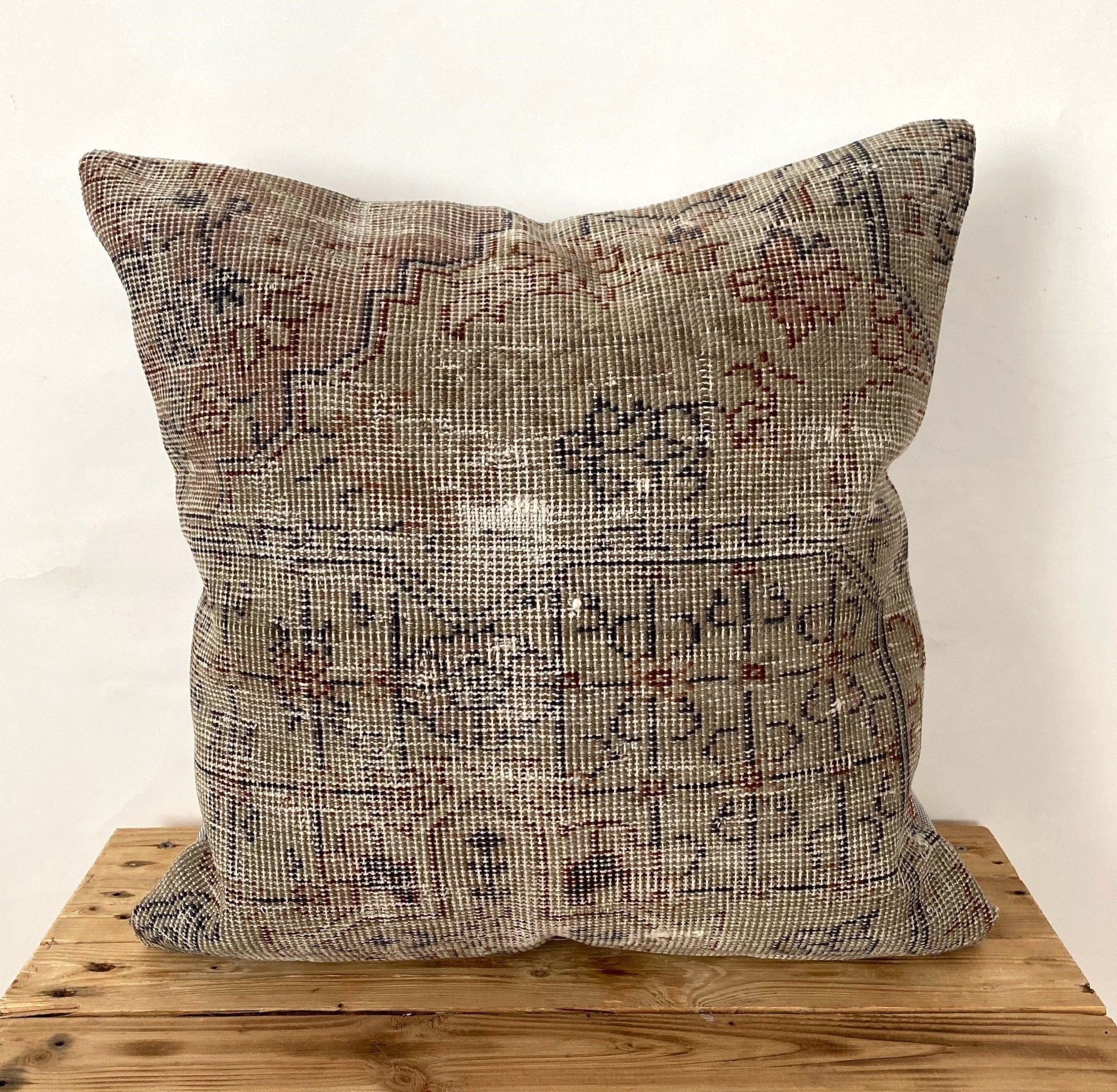 Usra - Persian Pillow Cover