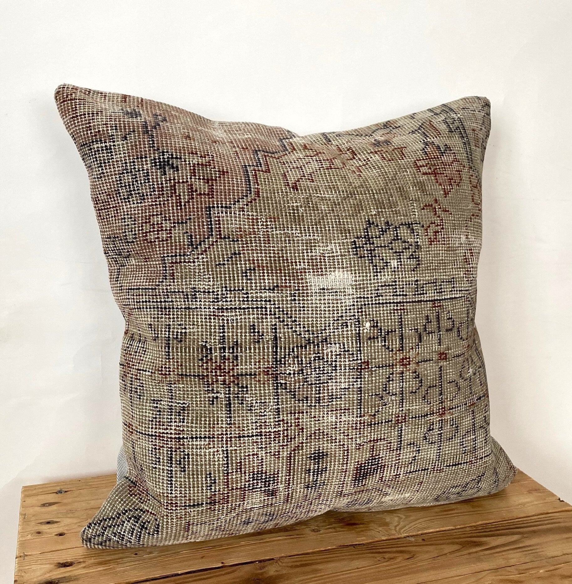 Usra - Persian Pillow Cover