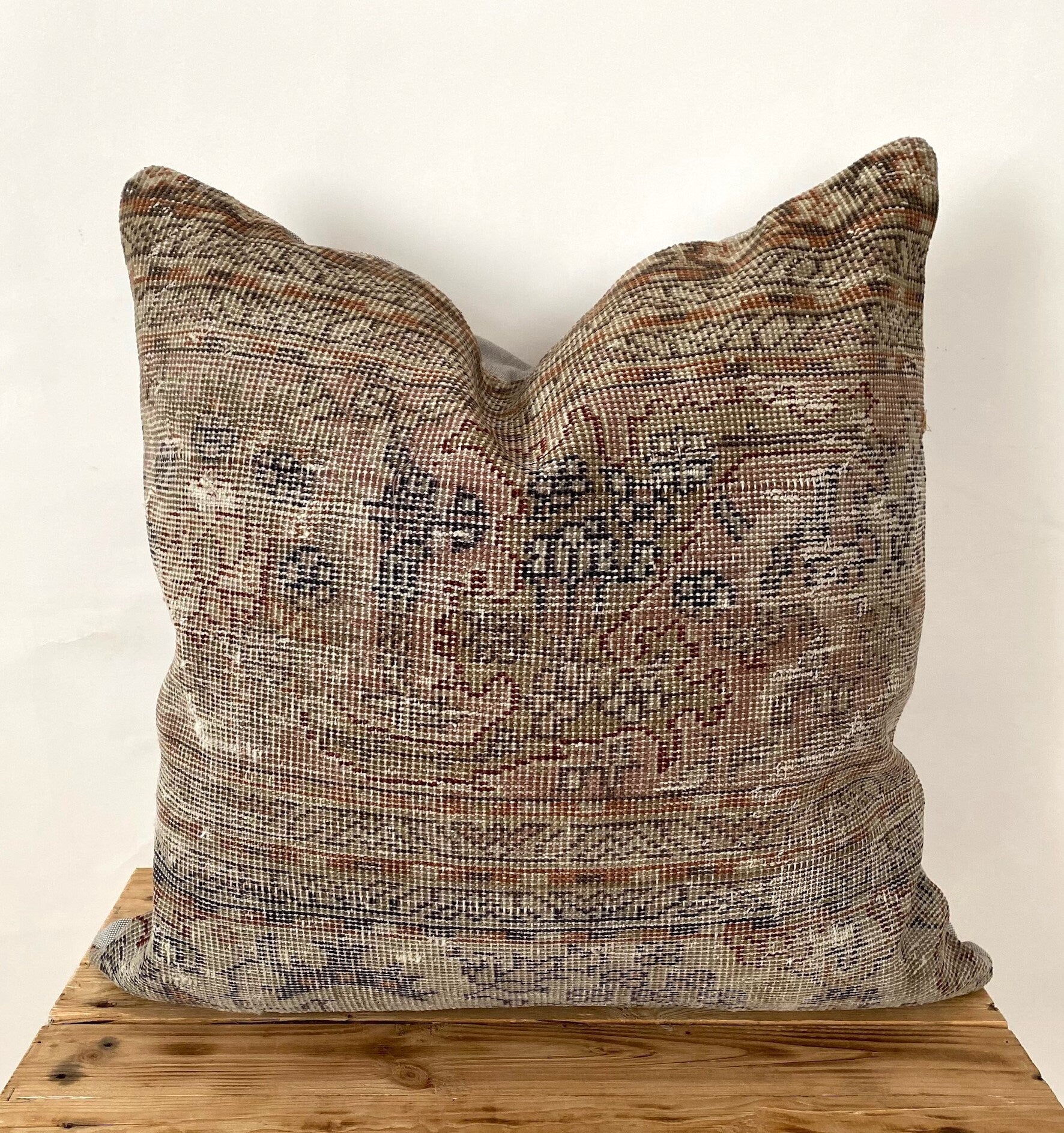 Umaya - Persian Pillow Cover