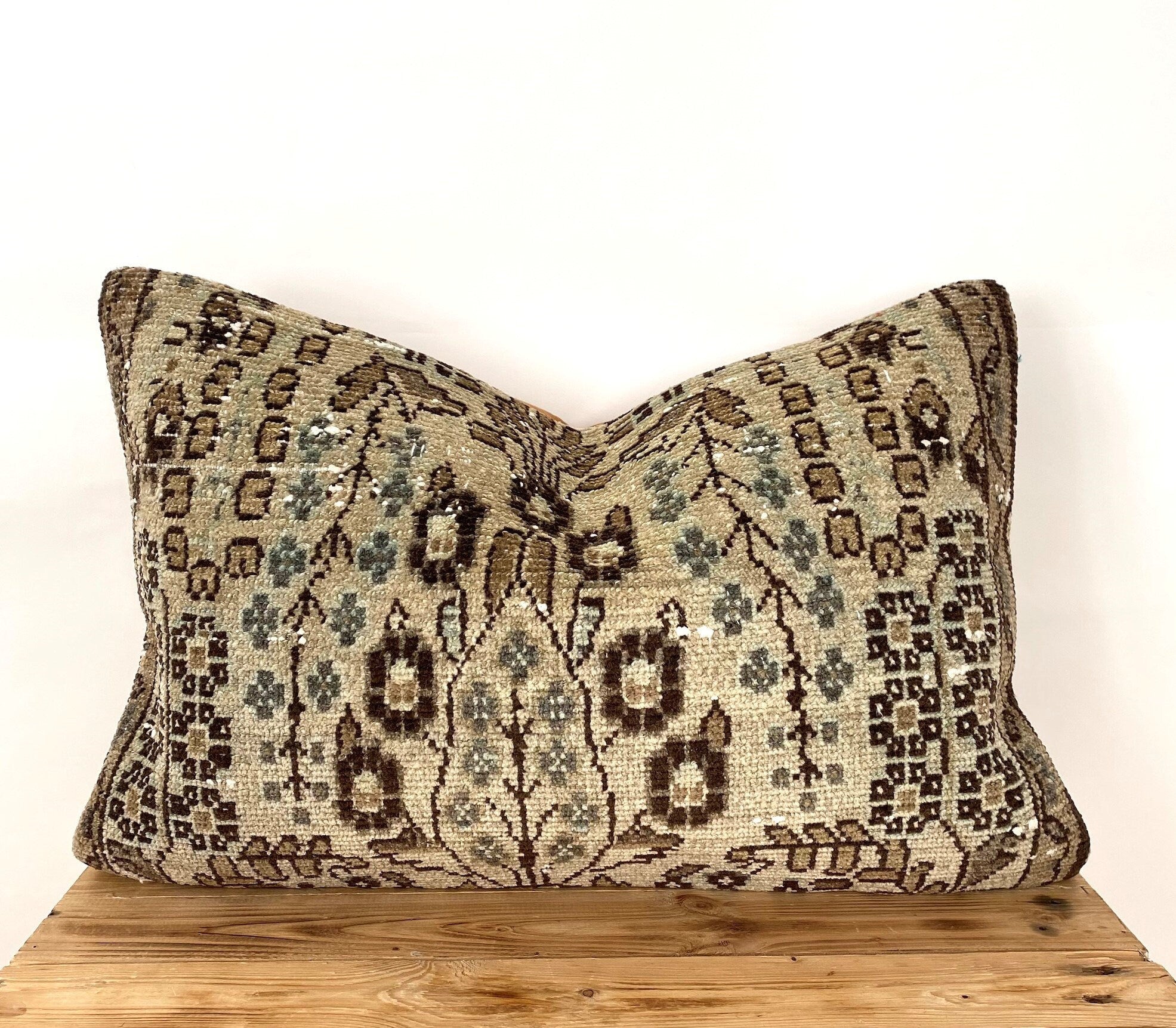 Vira - Persian Pillow Cover