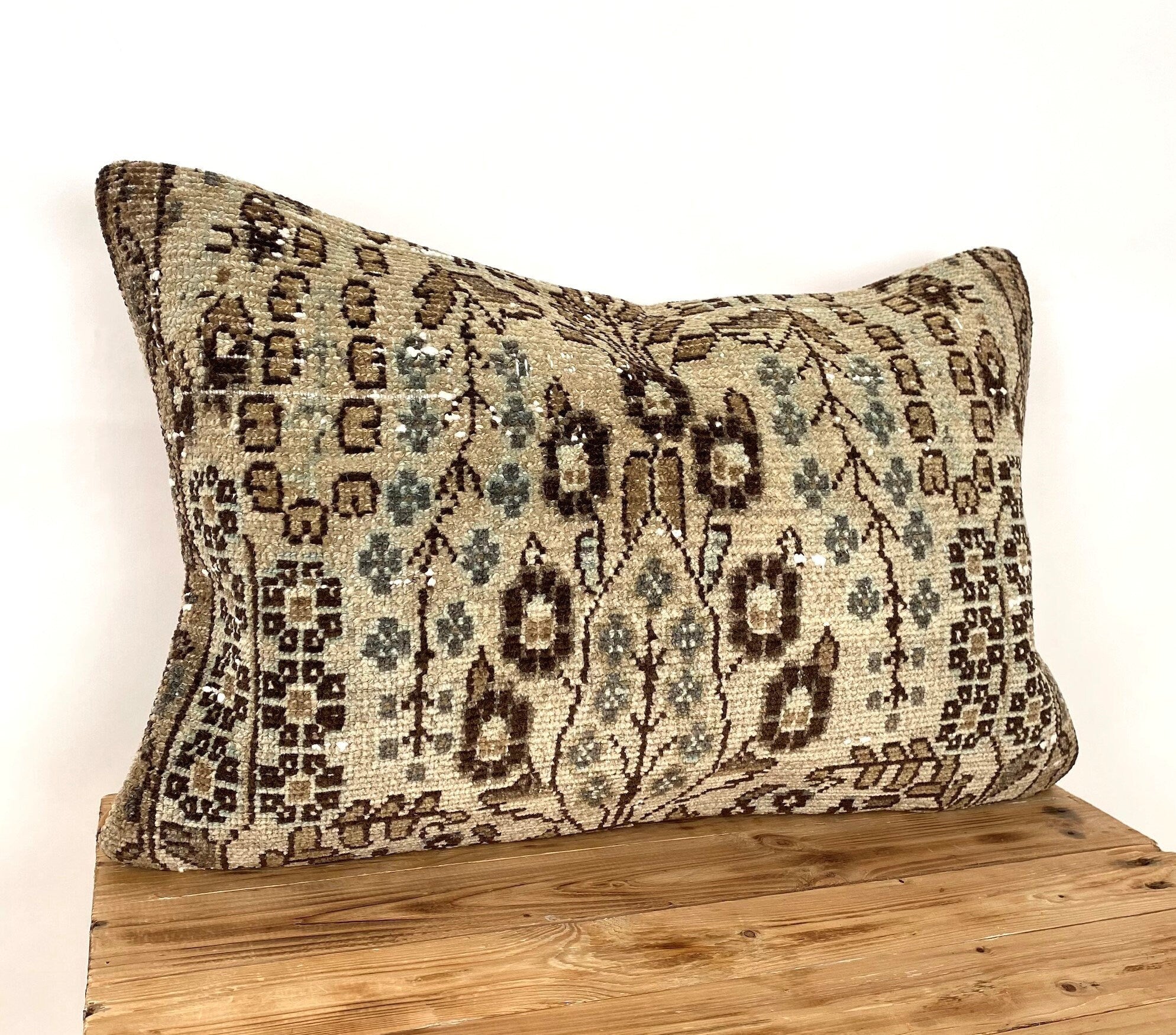 Vira - Persian Pillow Cover