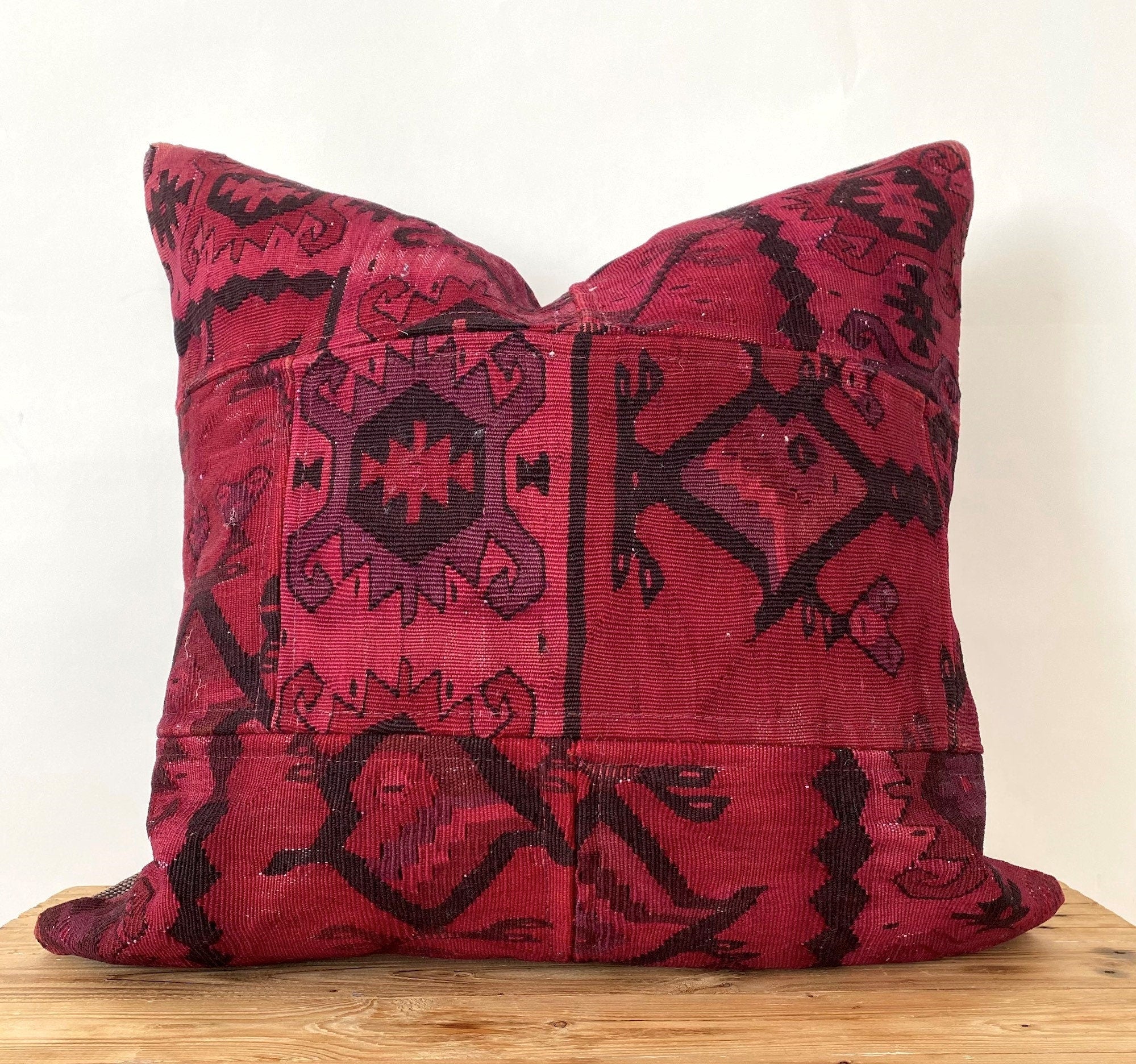 Yvaine - Pink Kilim Pillow Cover