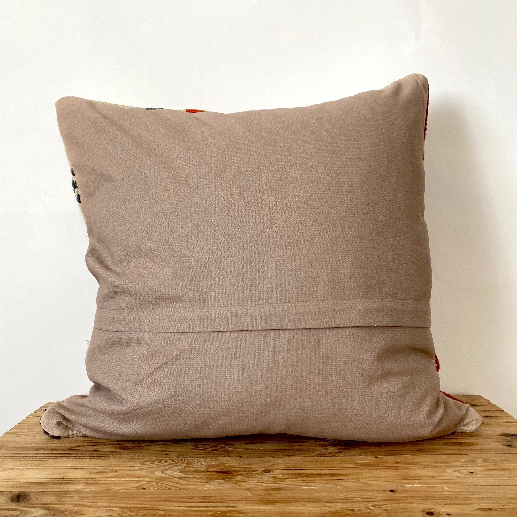 Tulip - White Hemp Pillow Cover