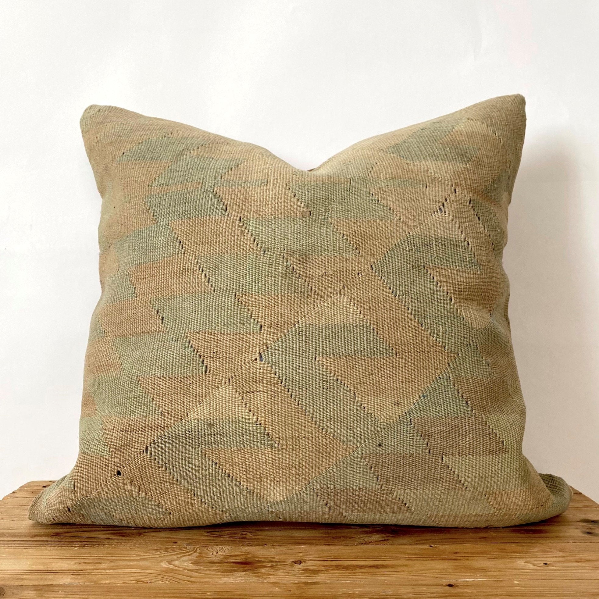 Lilina - Green Kilim Pillow Cover