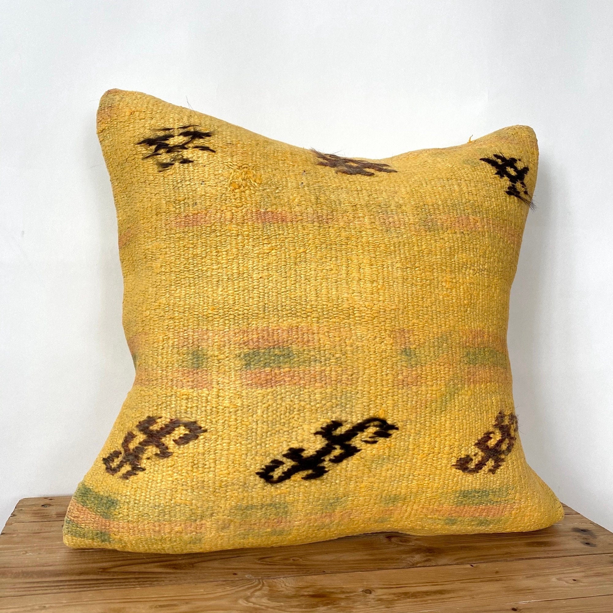 Yolia - Yellow Hemp Pillow Cover