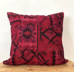 Yvaine - Pink Kilim Pillow Cover