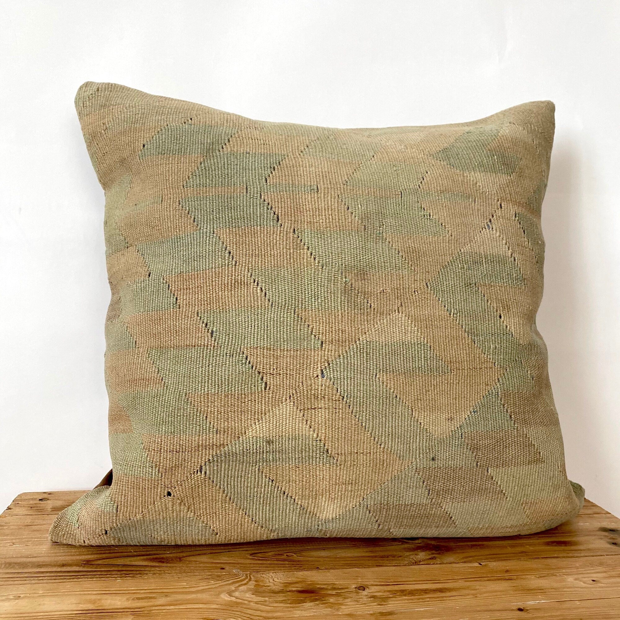 Lilina - Green Kilim Pillow Cover