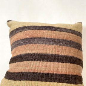 Lyra - Pink Kilim Pillow Cover