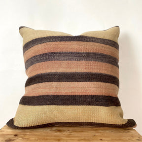 Lyra - Pink Kilim Pillow Cover