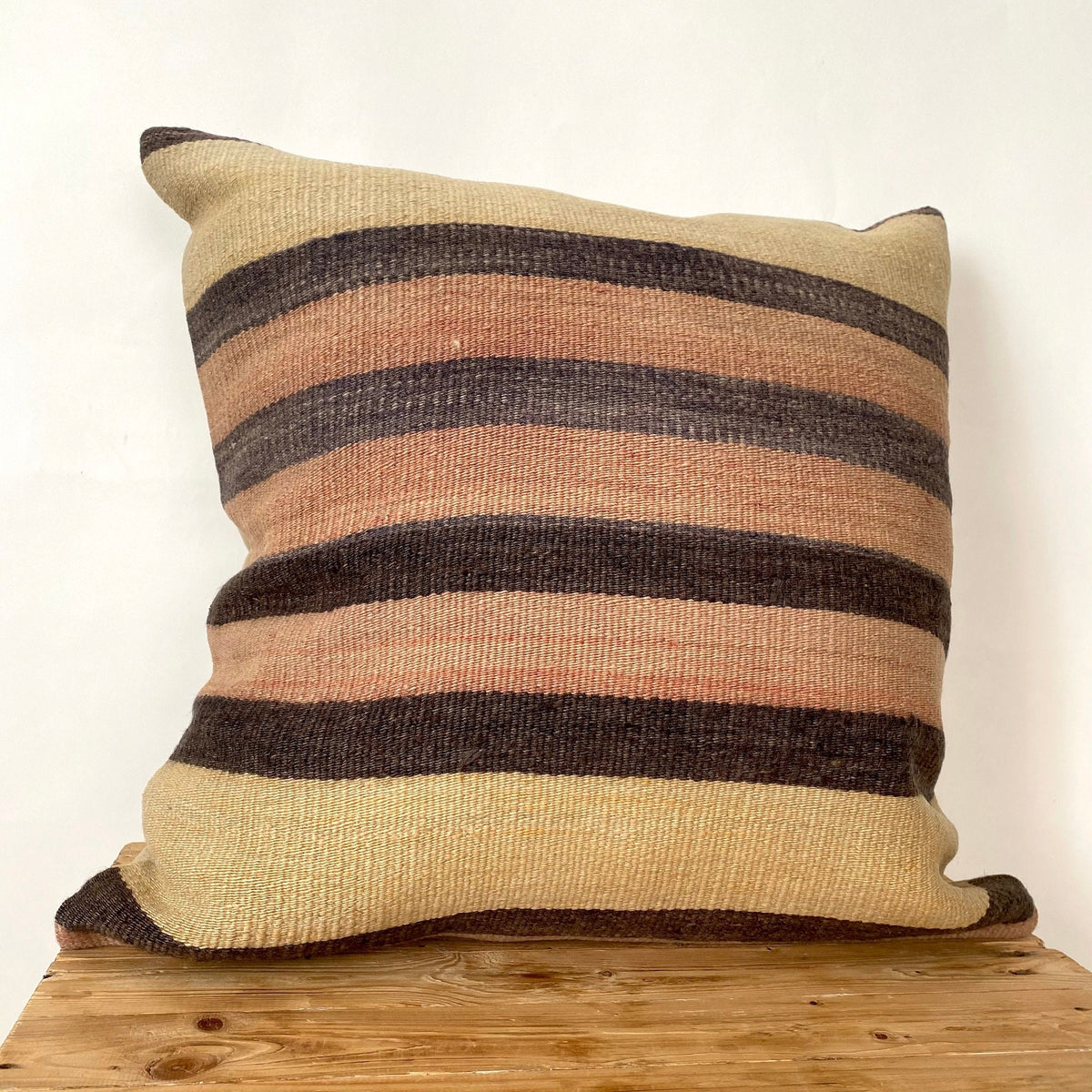 Lyra - Pink Kilim Pillow Cover