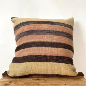 Lyra - Pink Kilim Pillow Cover