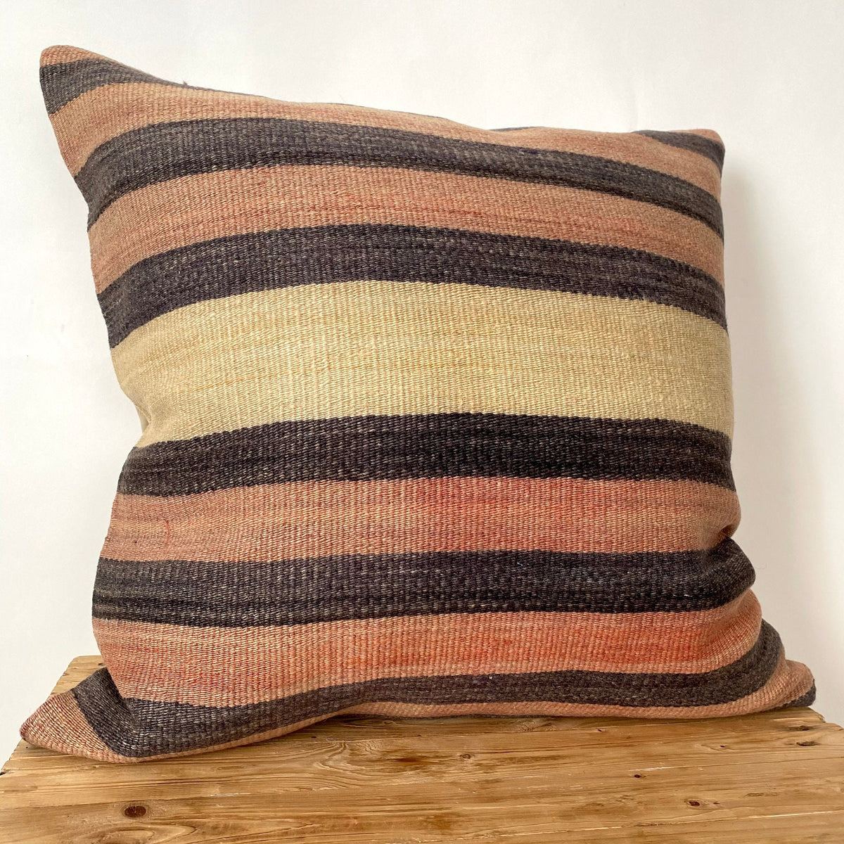 Lisandra - Pink Kilim Pillow Cover