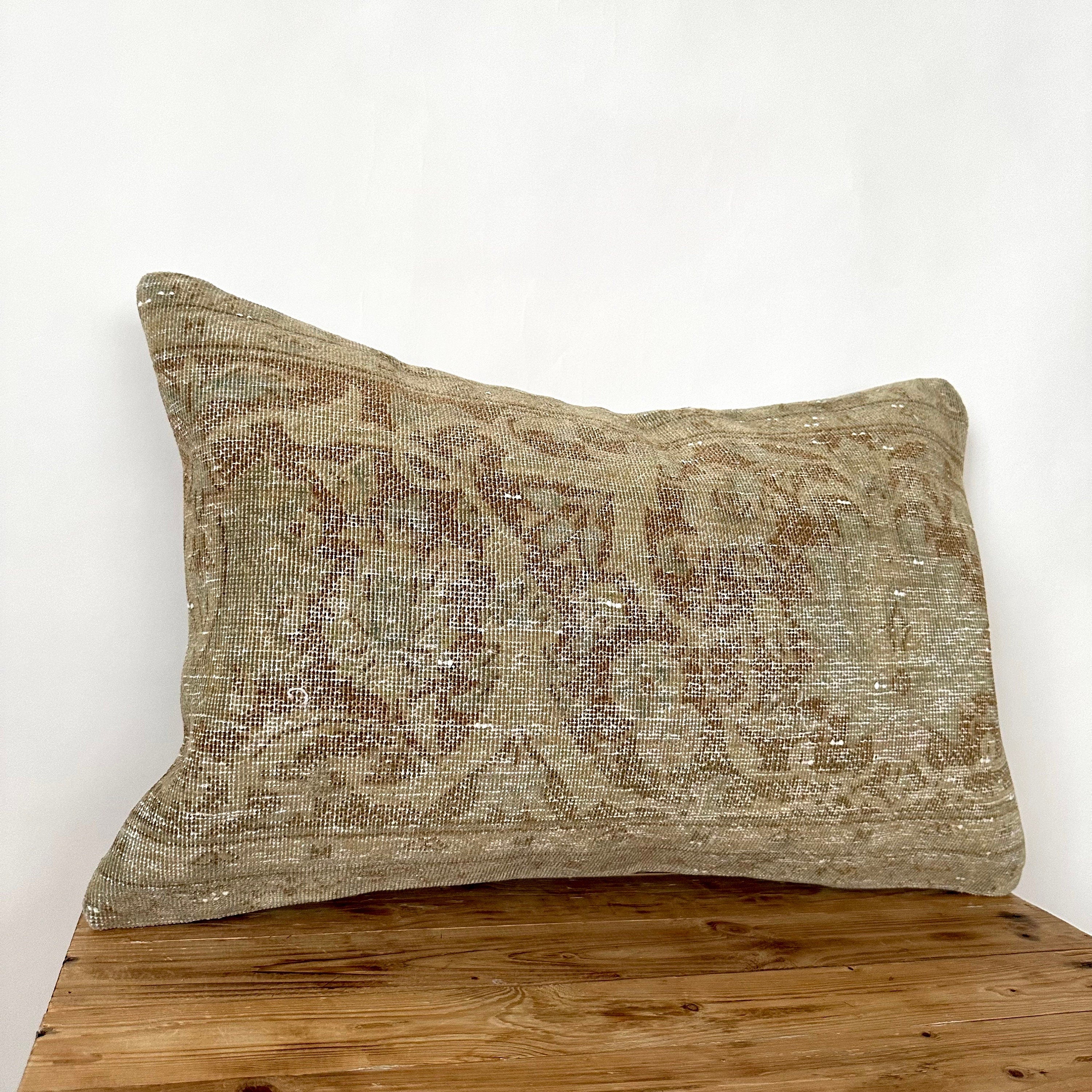 Uliania - Persian Pillow Cover