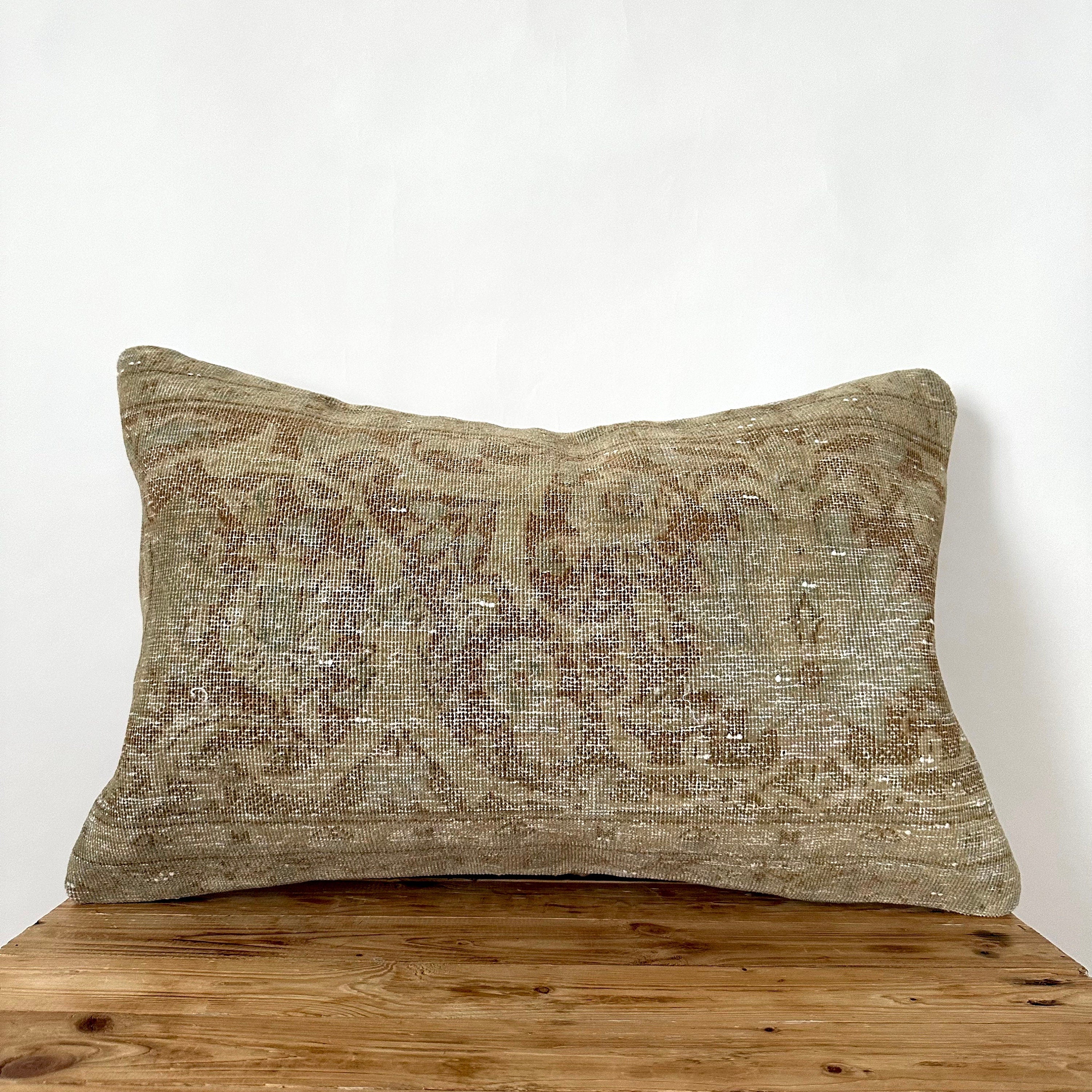 Uliania - Persian Pillow Cover