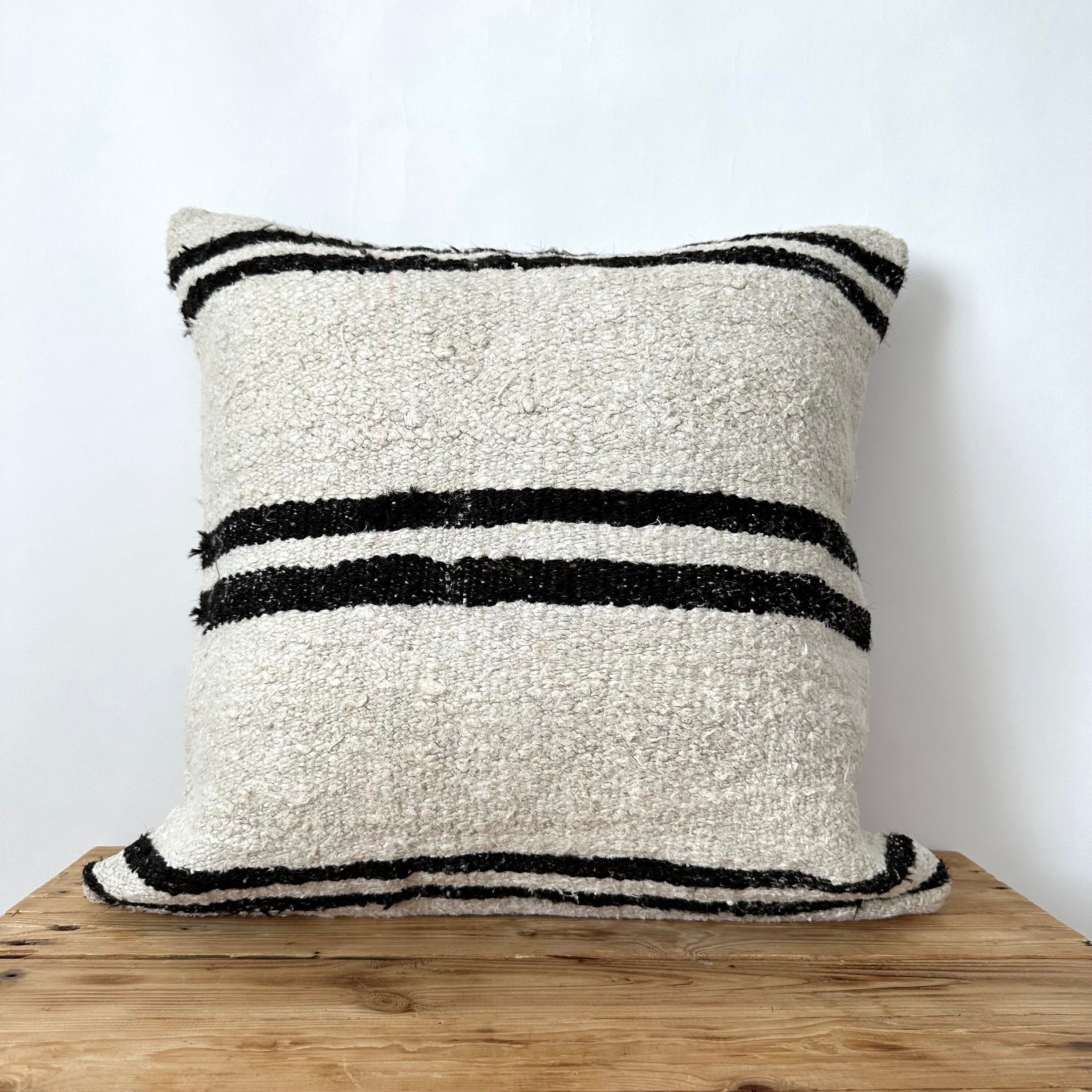 Tais - White Hemp Pillow Cover