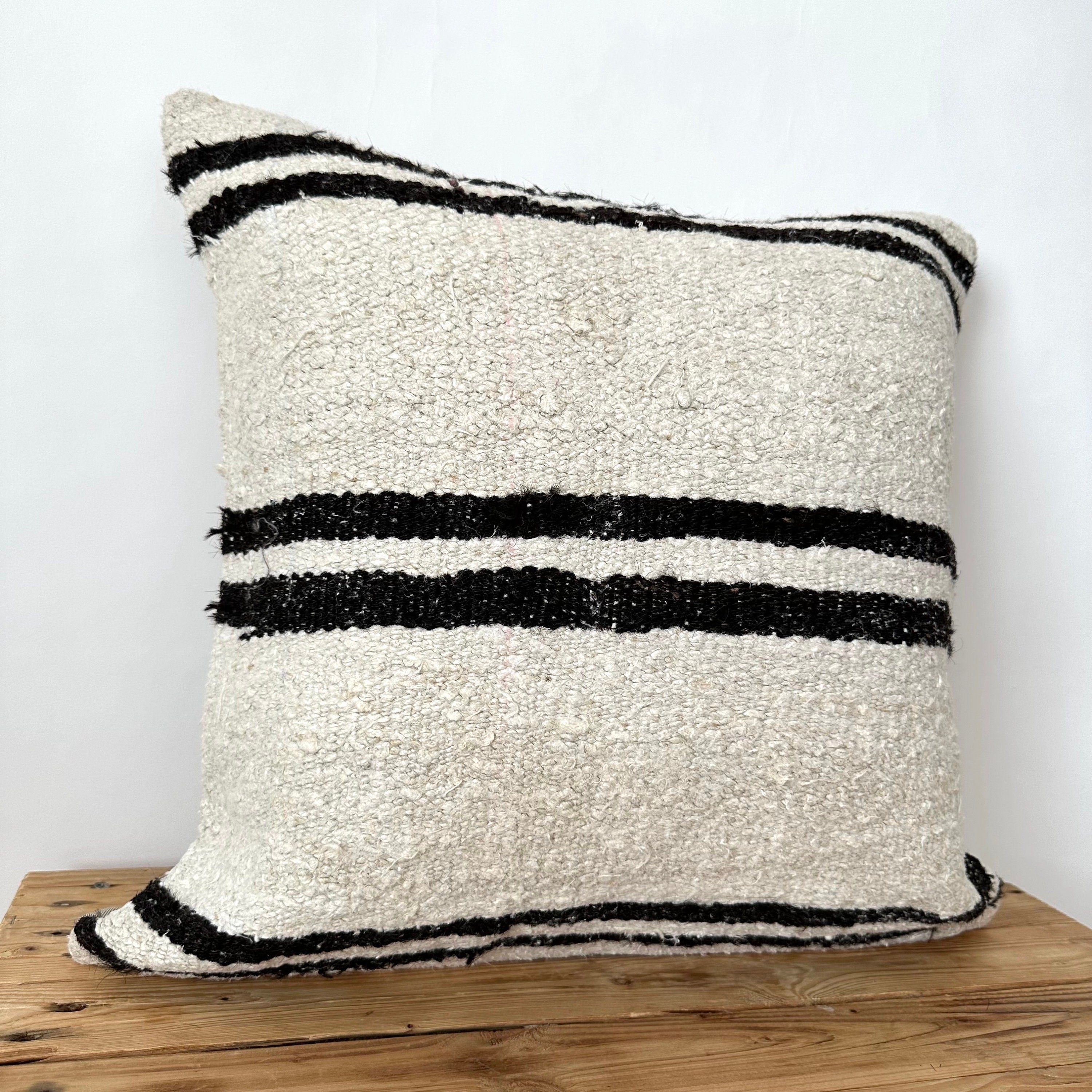 Tais - White Hemp Pillow Cover