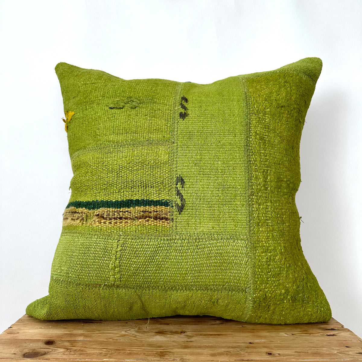 Clarina - Green Hemp Pillow Cover