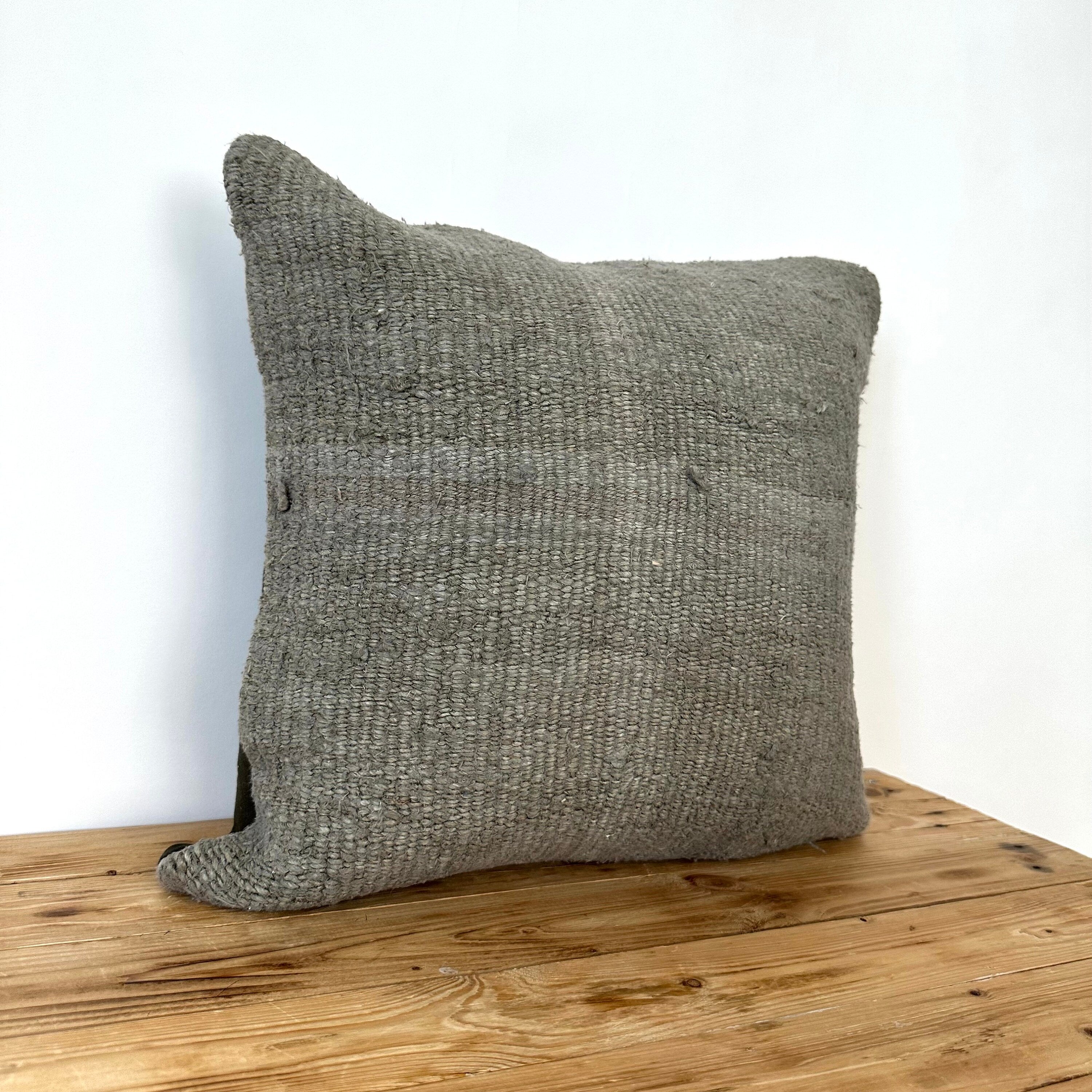 Catori - Green Hemp Pillow Cover