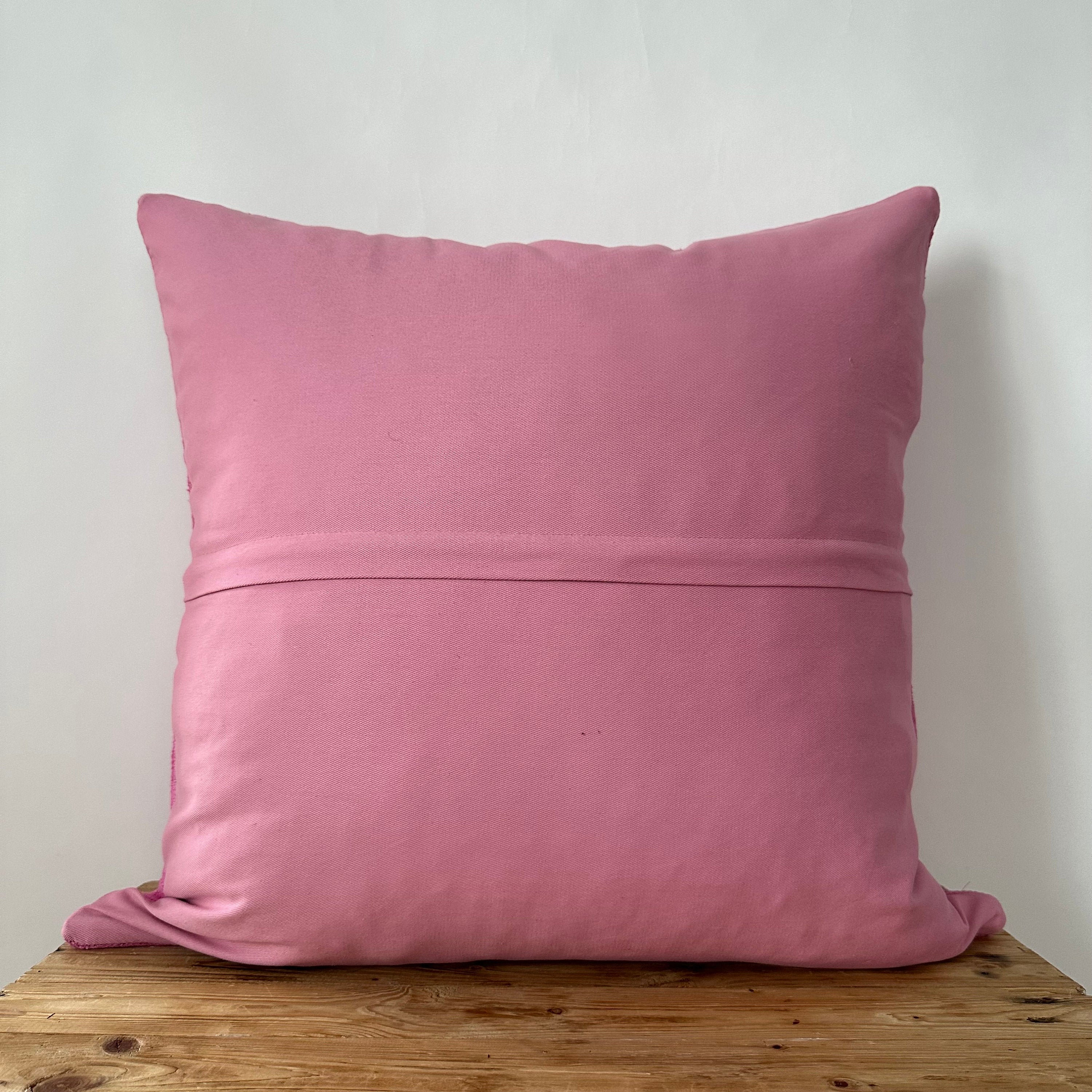 Yarisel - Pink Hemp Pillow Cover