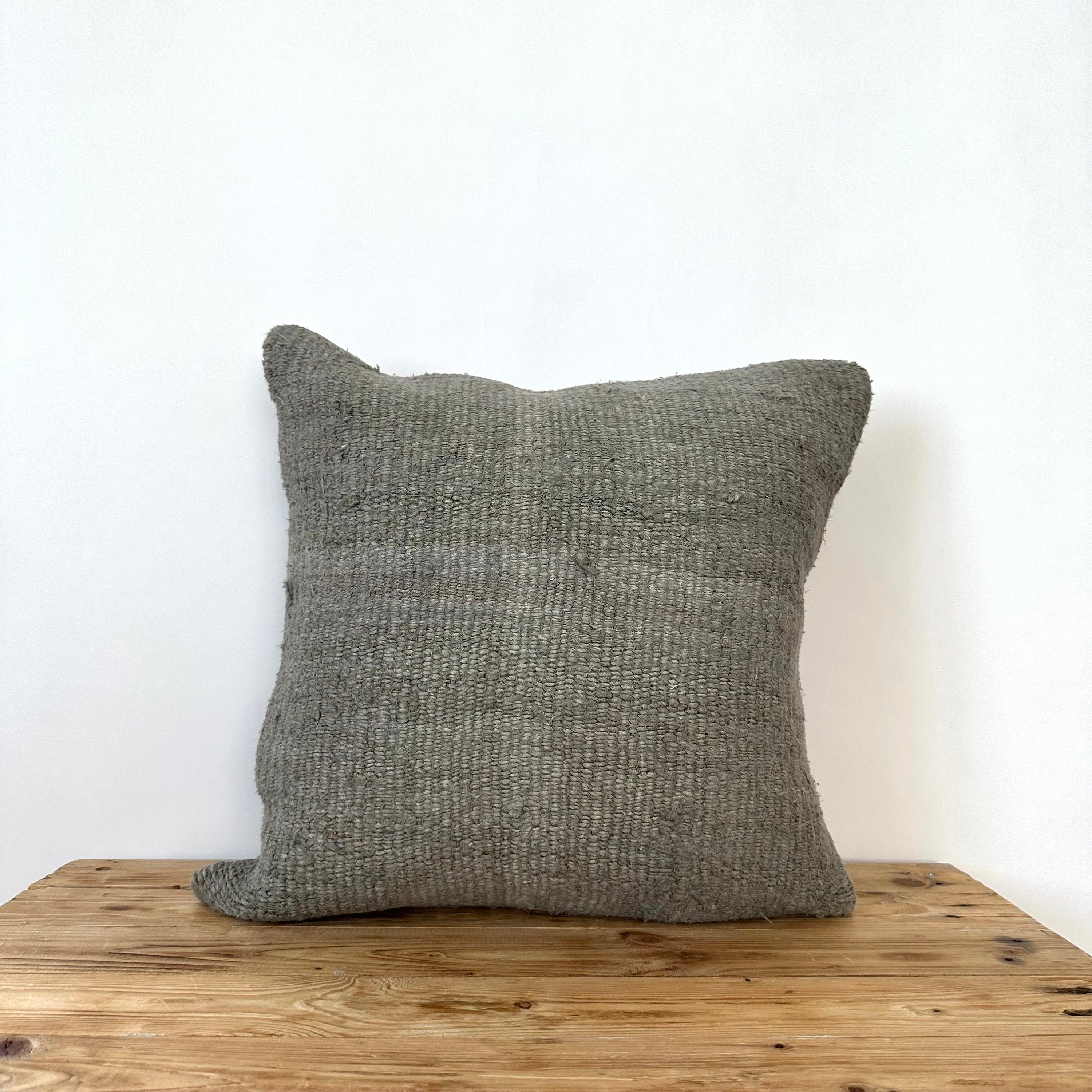 Catori - Green Hemp Pillow Cover