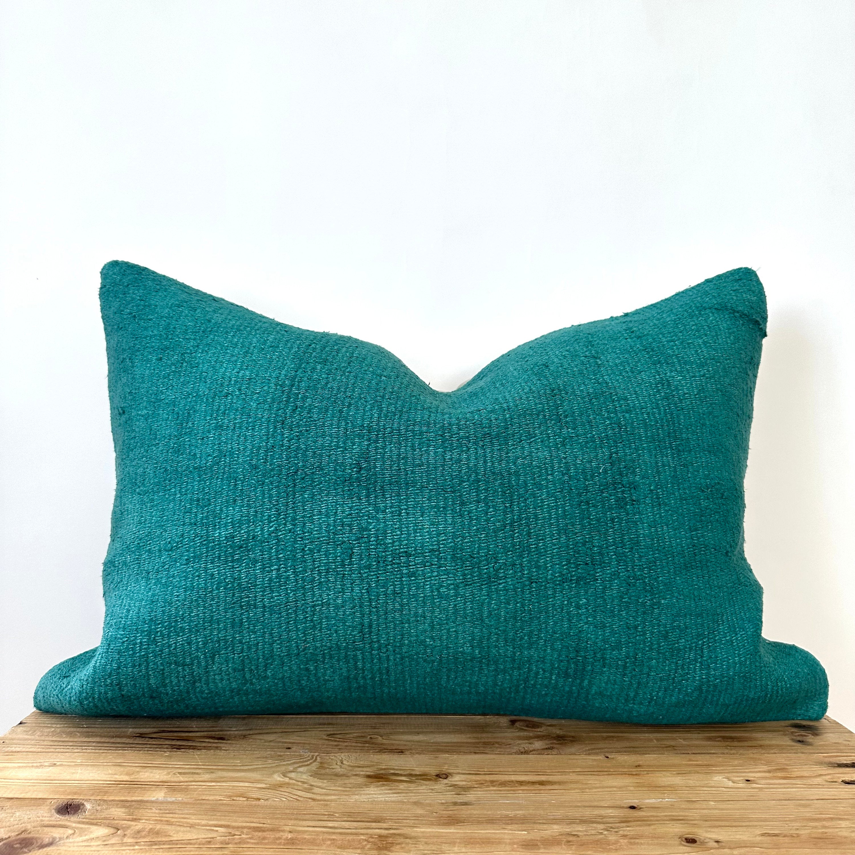 Chrysanthe - Turquoise Hemp Pillow Cover