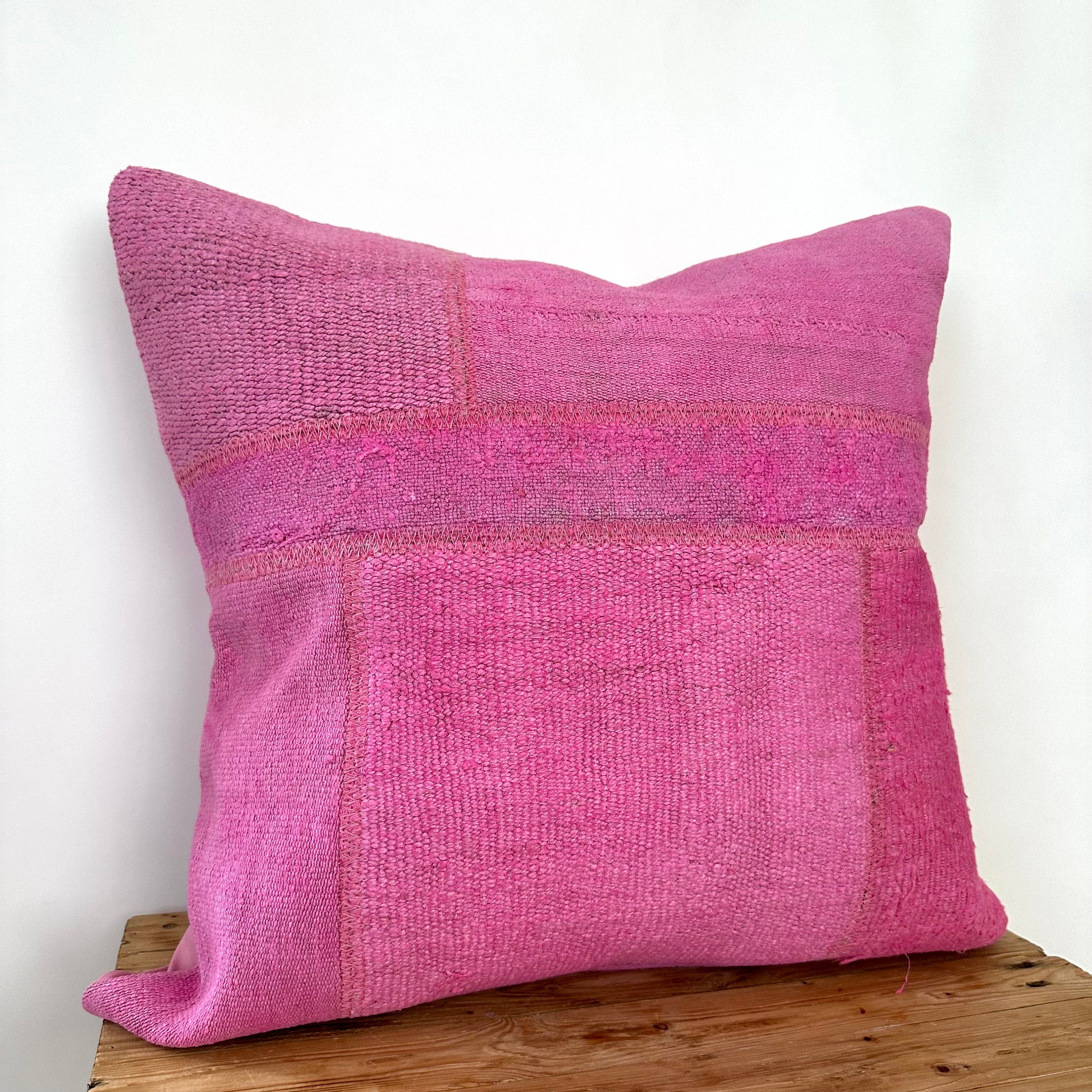 Yarisel - Pink Hemp Pillow Cover