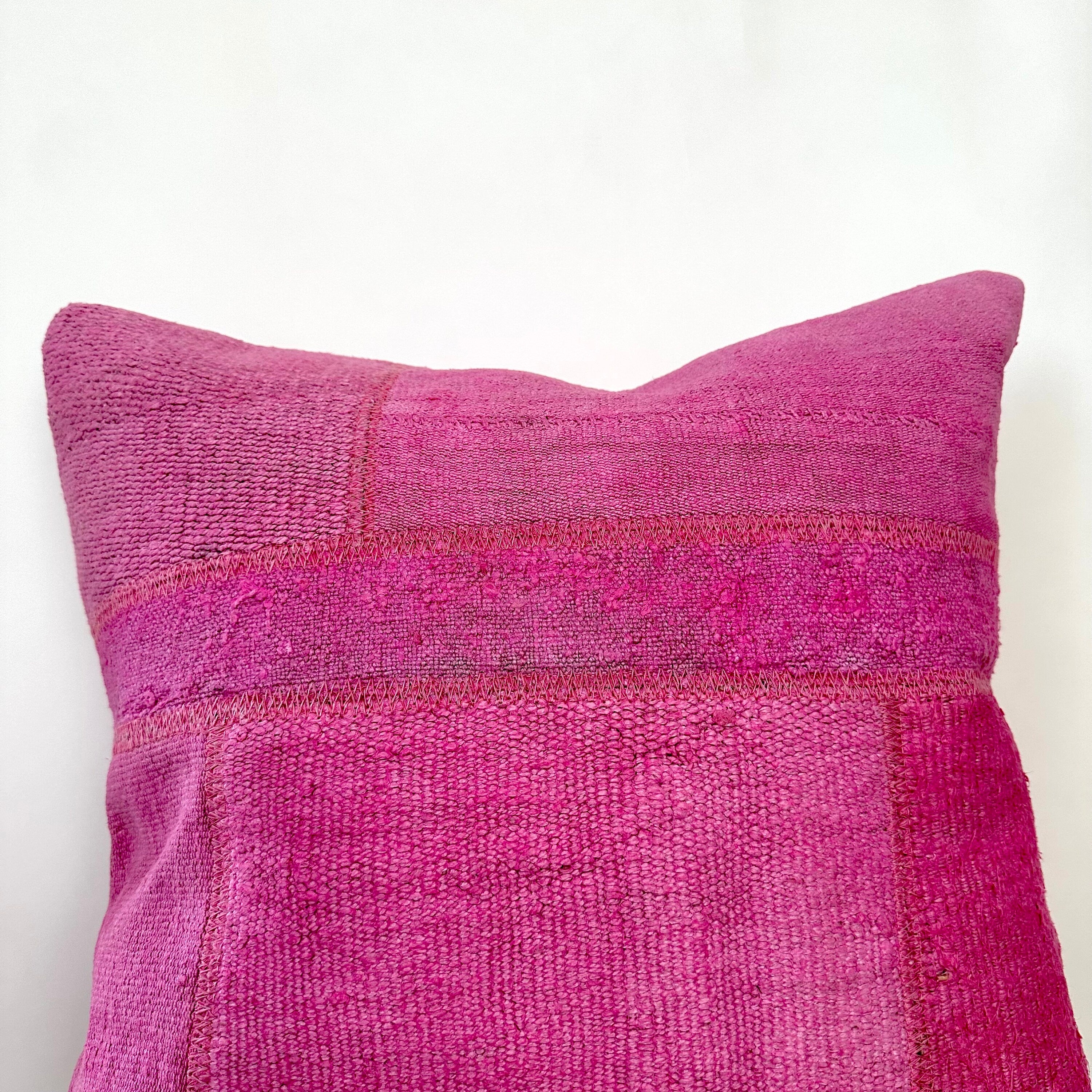 Yarisel - Pink Hemp Pillow Cover