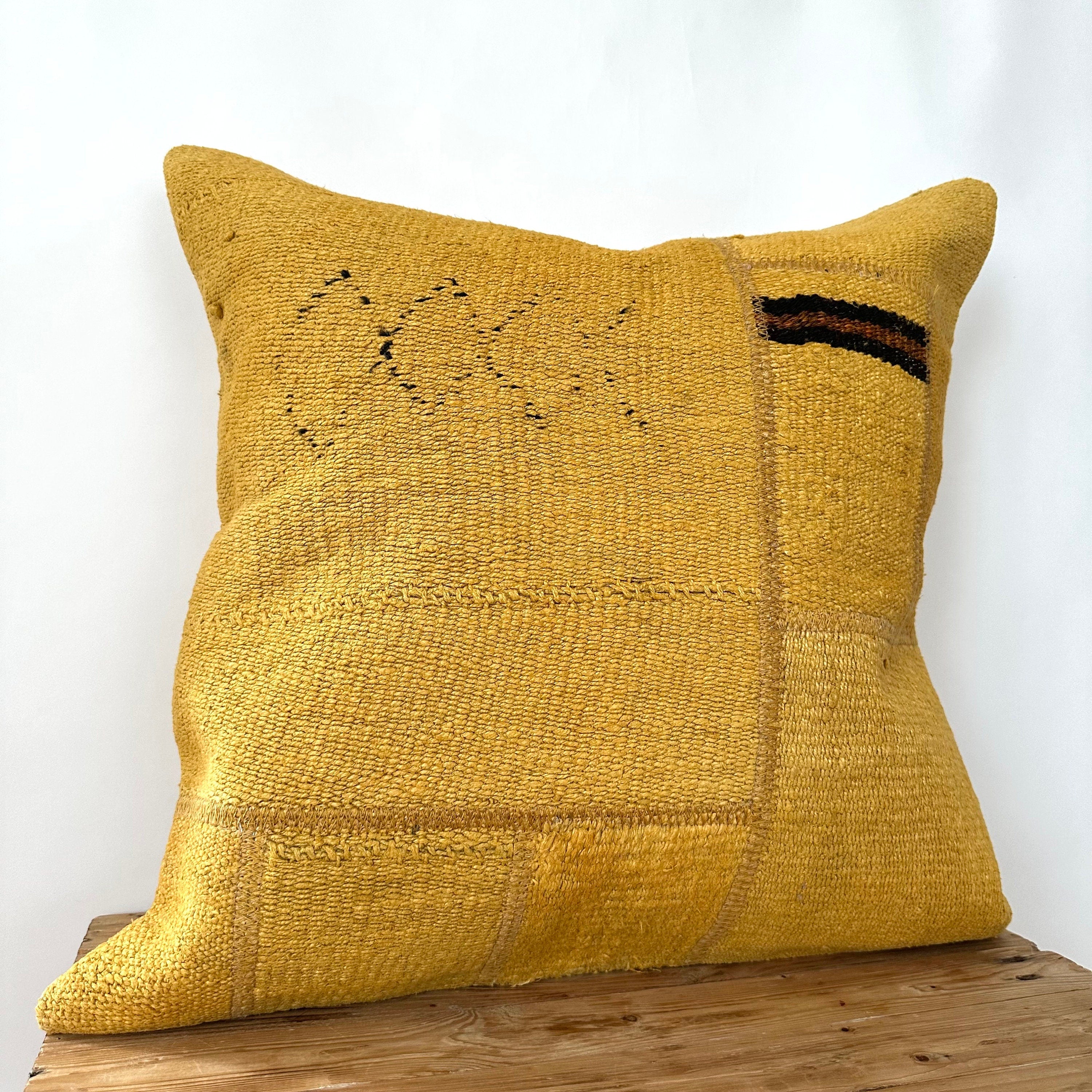 Yamila - Yellow Hemp Pillow Cover