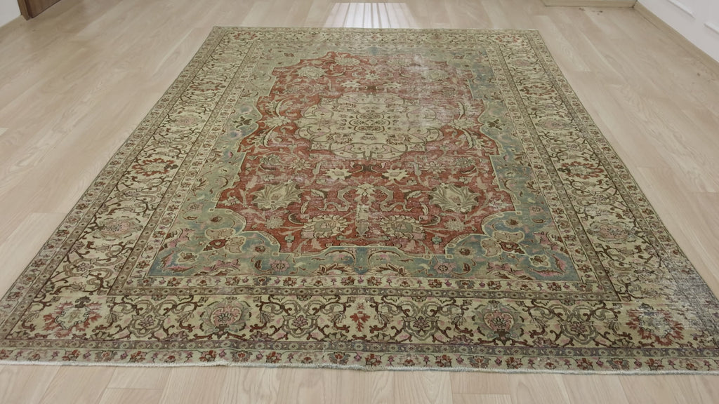 Sophisticated Antique Look Rug with Artistic Flair - Kuden Rugs