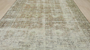 Elegant Vintage Style Rug with Soft Textures - Kuden Rugs