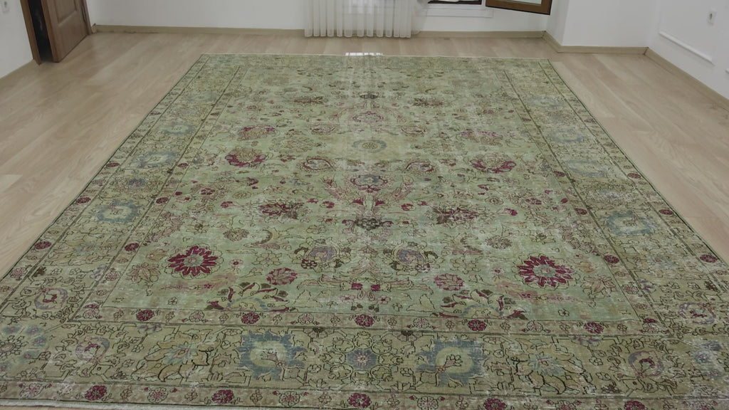 Sophisticated Vintage Rug with Classic, Elegant Designs - Kuden Rugs