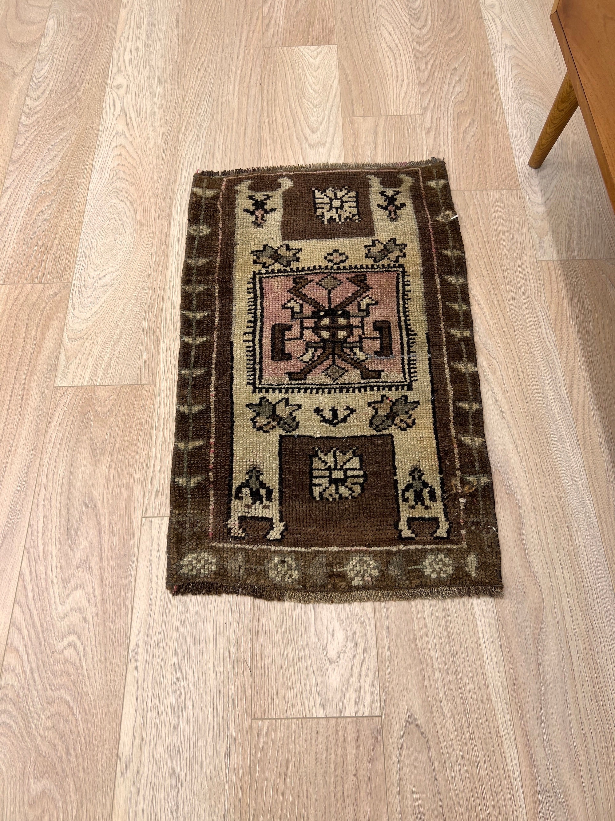 Haduraq - Vintage Mini Brown Area Rug - kudenrugs