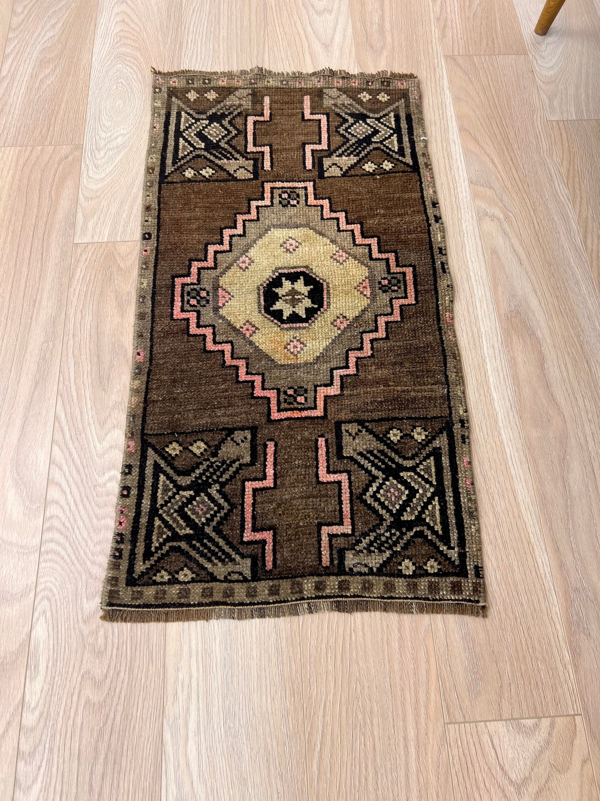 Patricia - Vintage Mini Brown Area Rug - kudenrugs