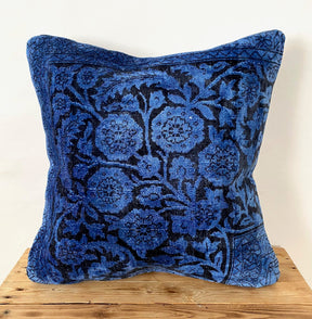 Hakue - Navy Blue Silk Pillow Cover - kudenrugs